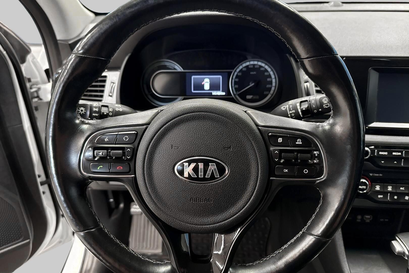 Kia Niro iso kuva 16