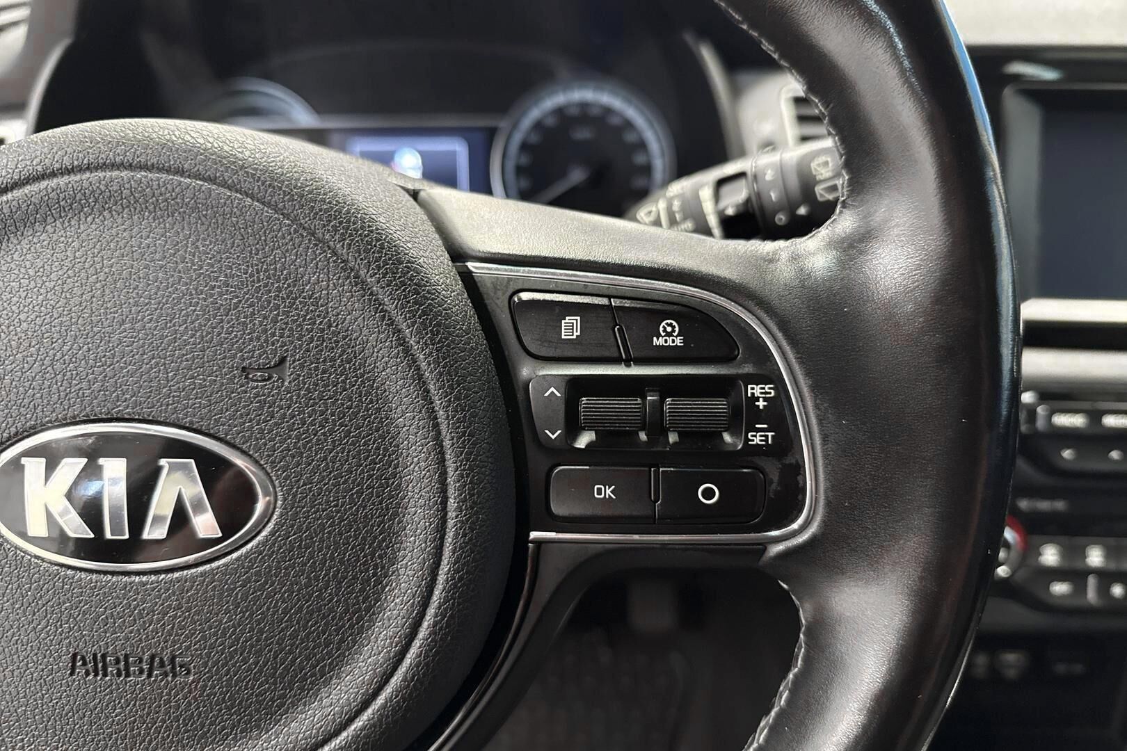 Kia Niro iso kuva 18