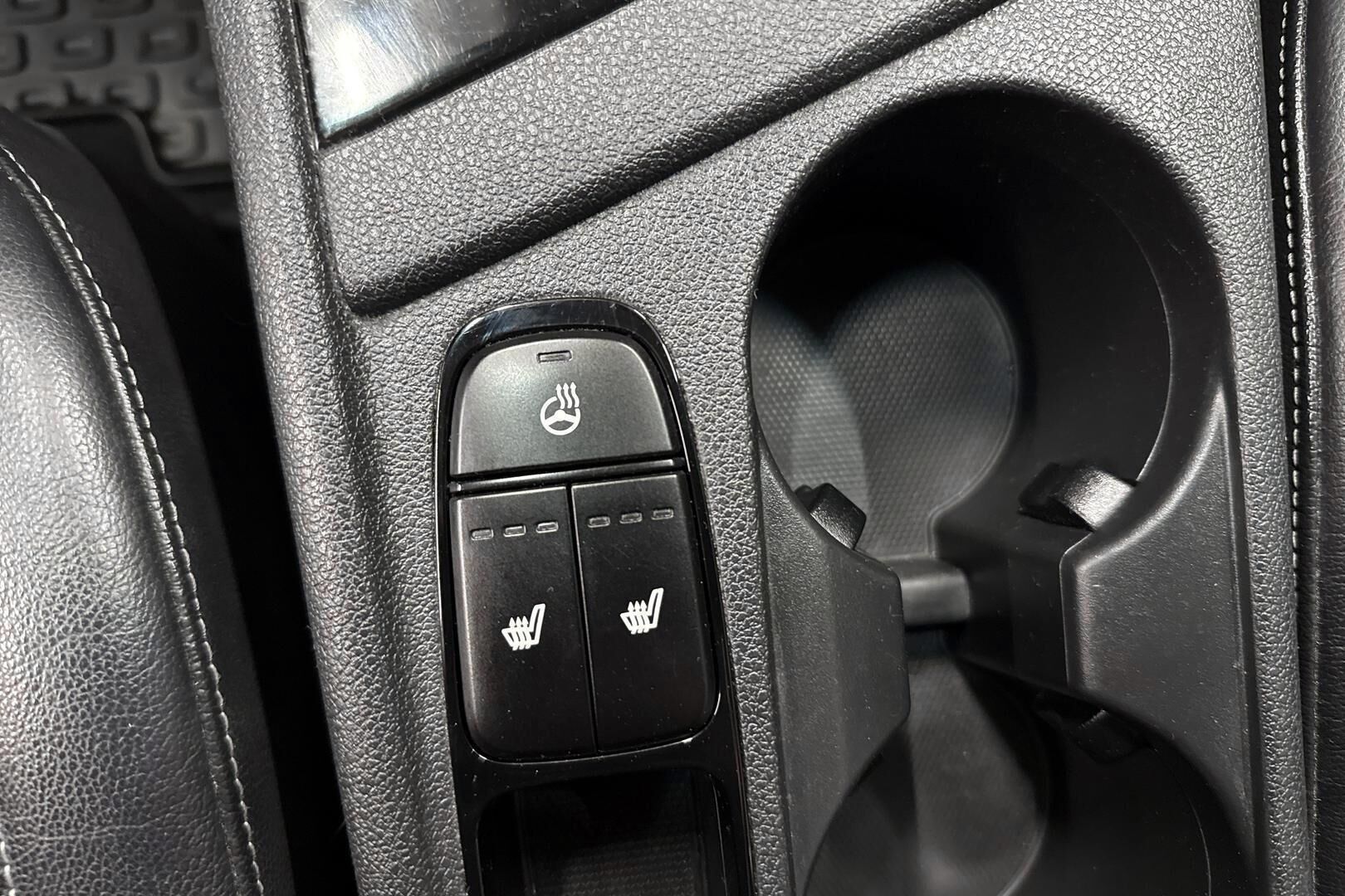 Kia Niro iso kuva 19