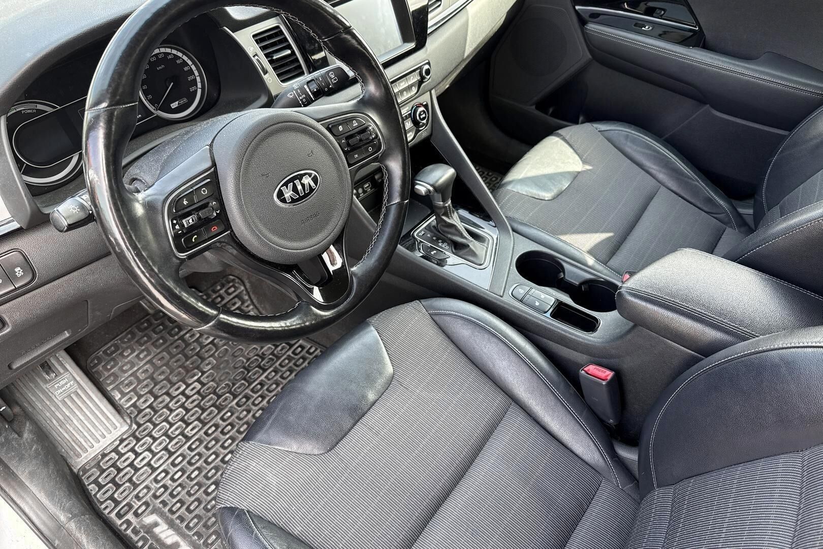 Kia Niro iso kuva 2