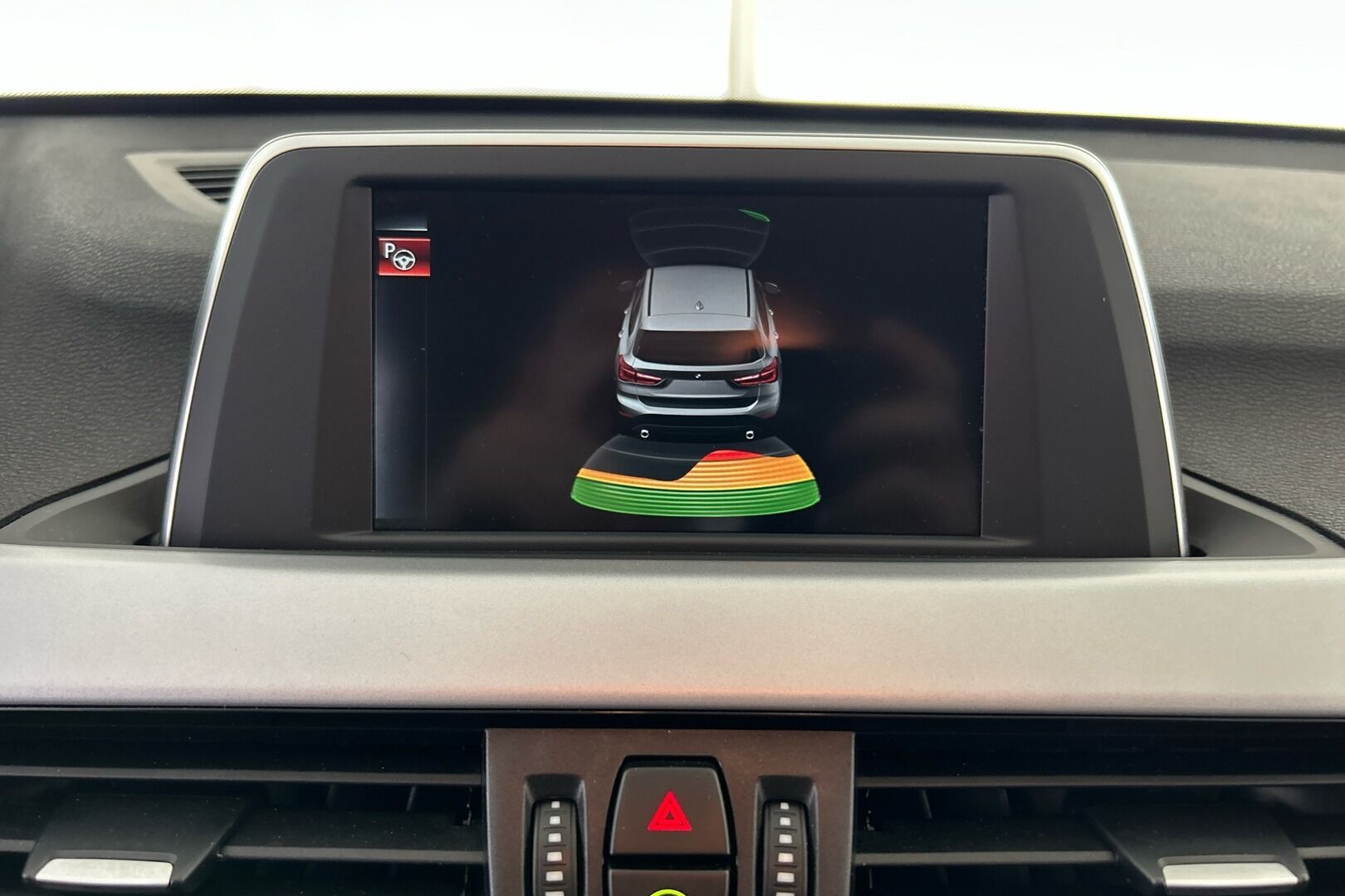 BMW X1 iso kuva 10