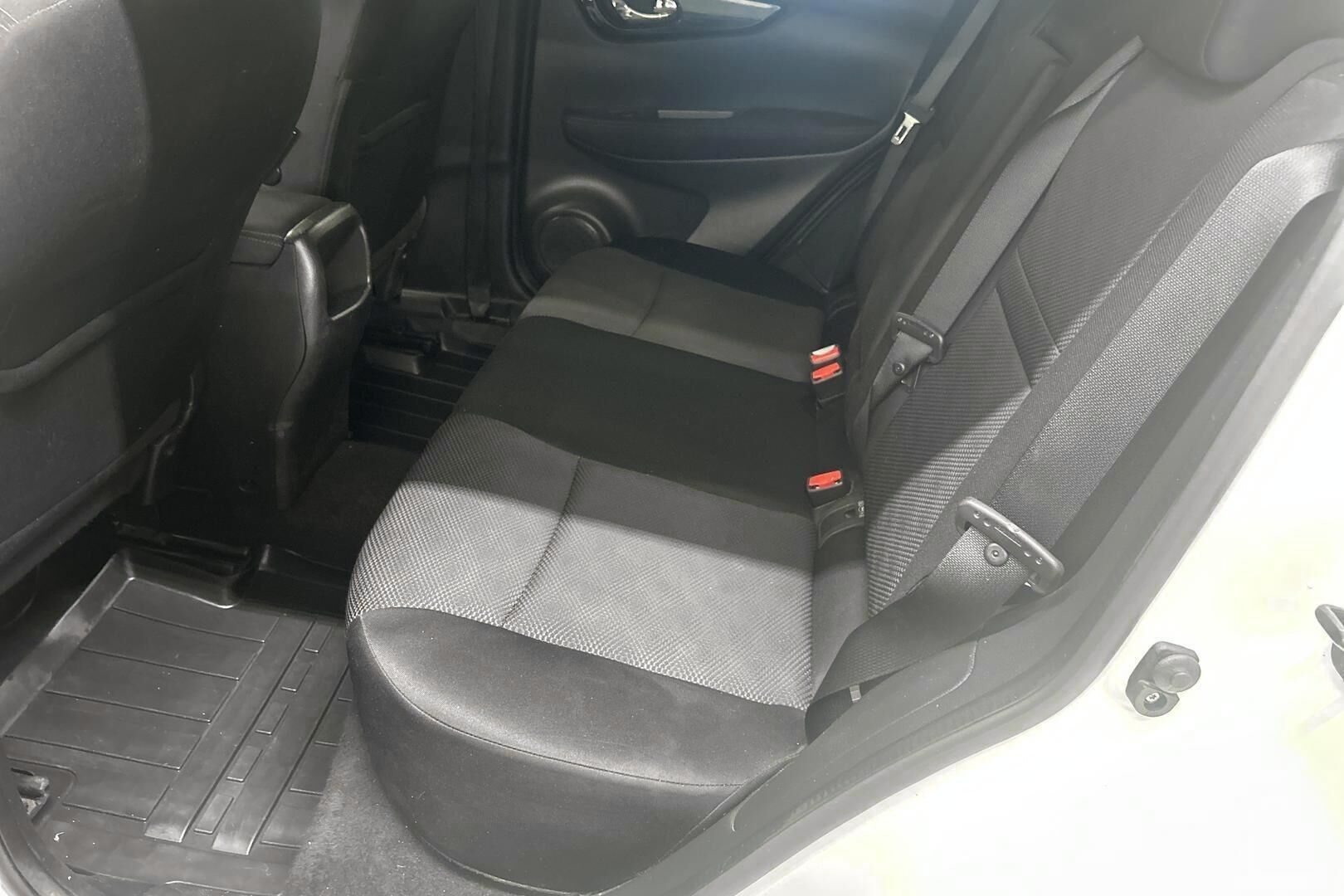 Nissan Qashqai iso kuva 10