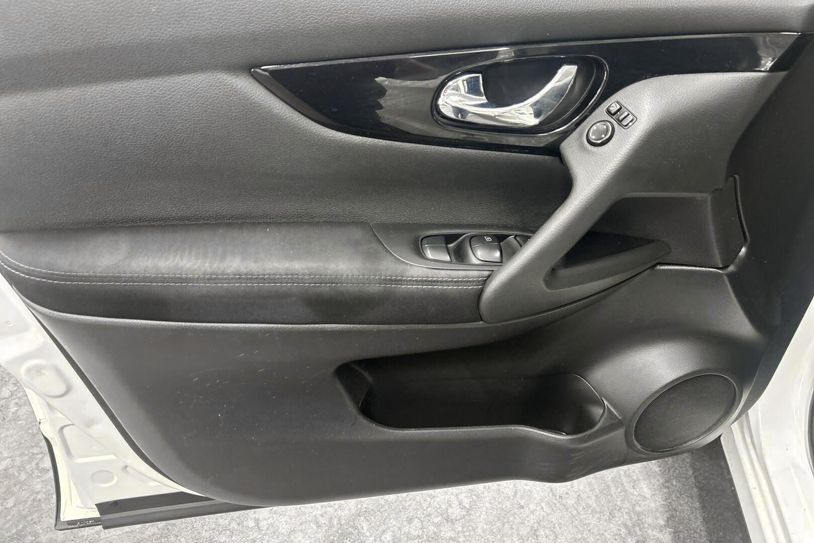 Nissan Qashqai iso kuva 14