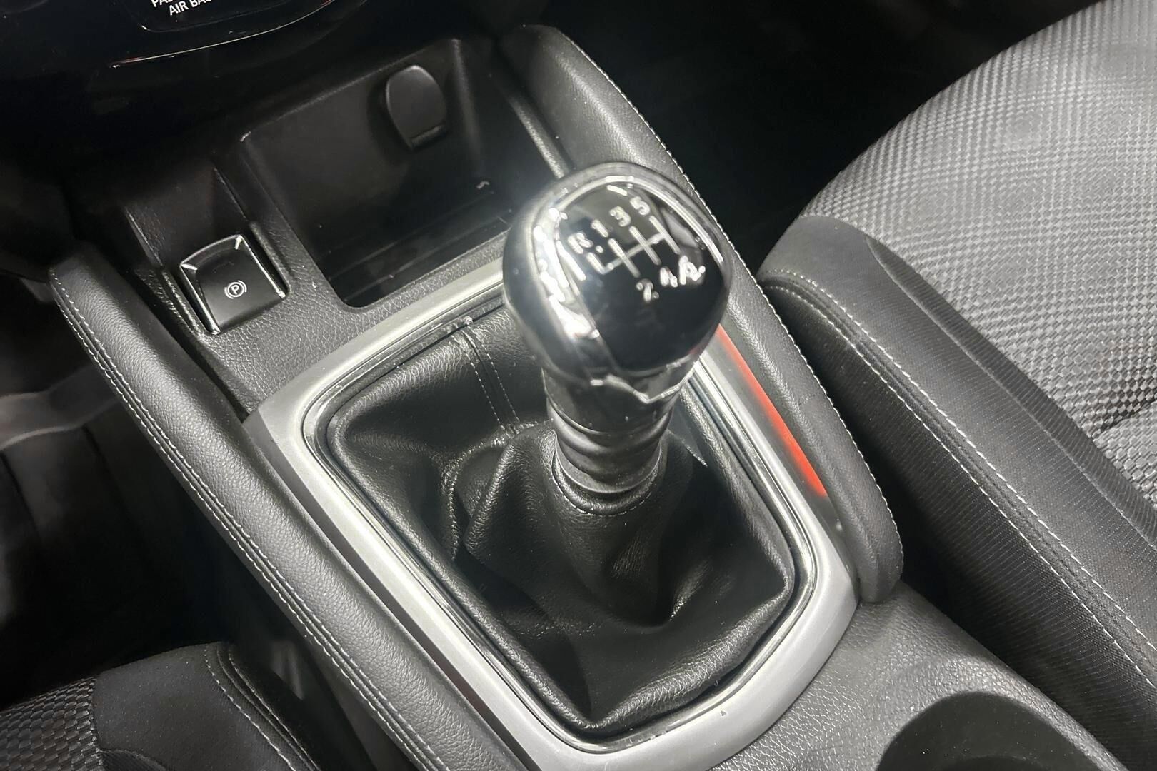 Nissan Qashqai iso kuva 21