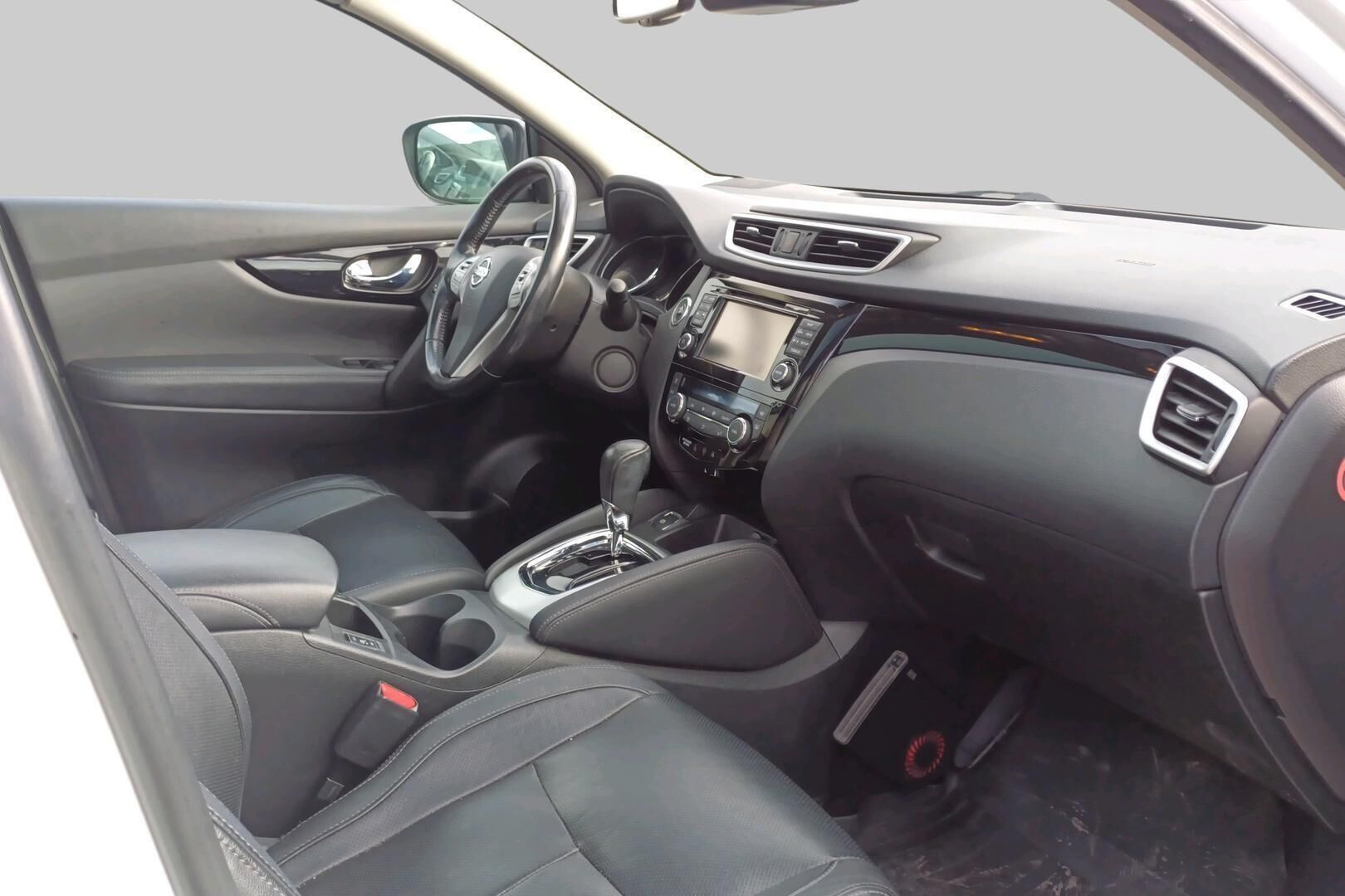 Nissan Qashqai iso kuva 4