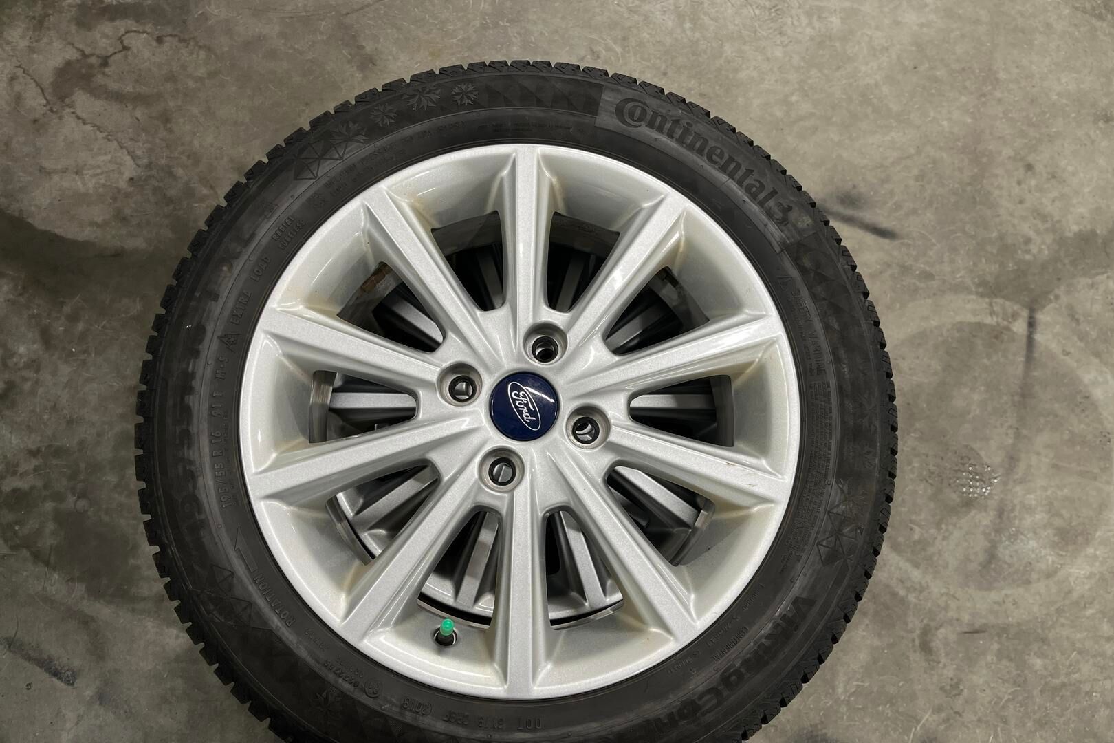 Ford Fiesta iso kuva 14