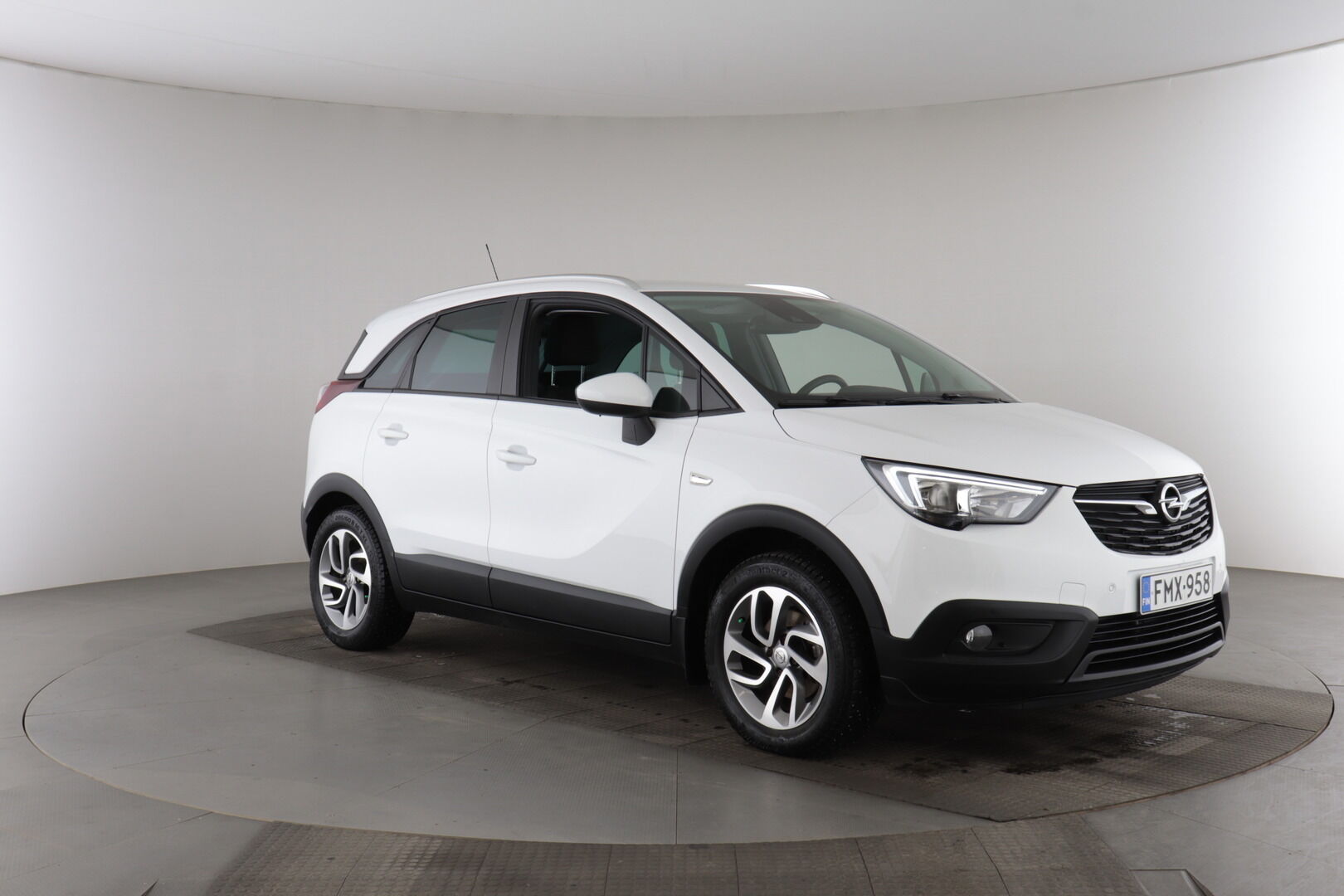 Opel Crossland X iso kuva 14