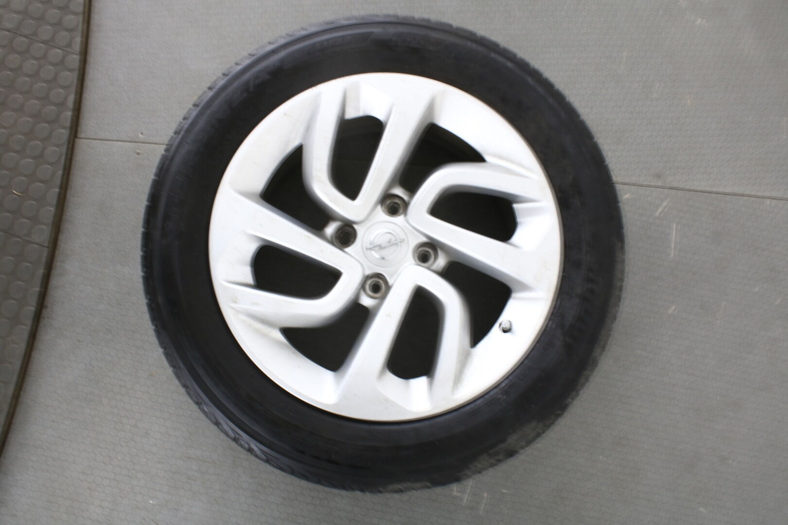 Opel Crossland X iso kuva 18