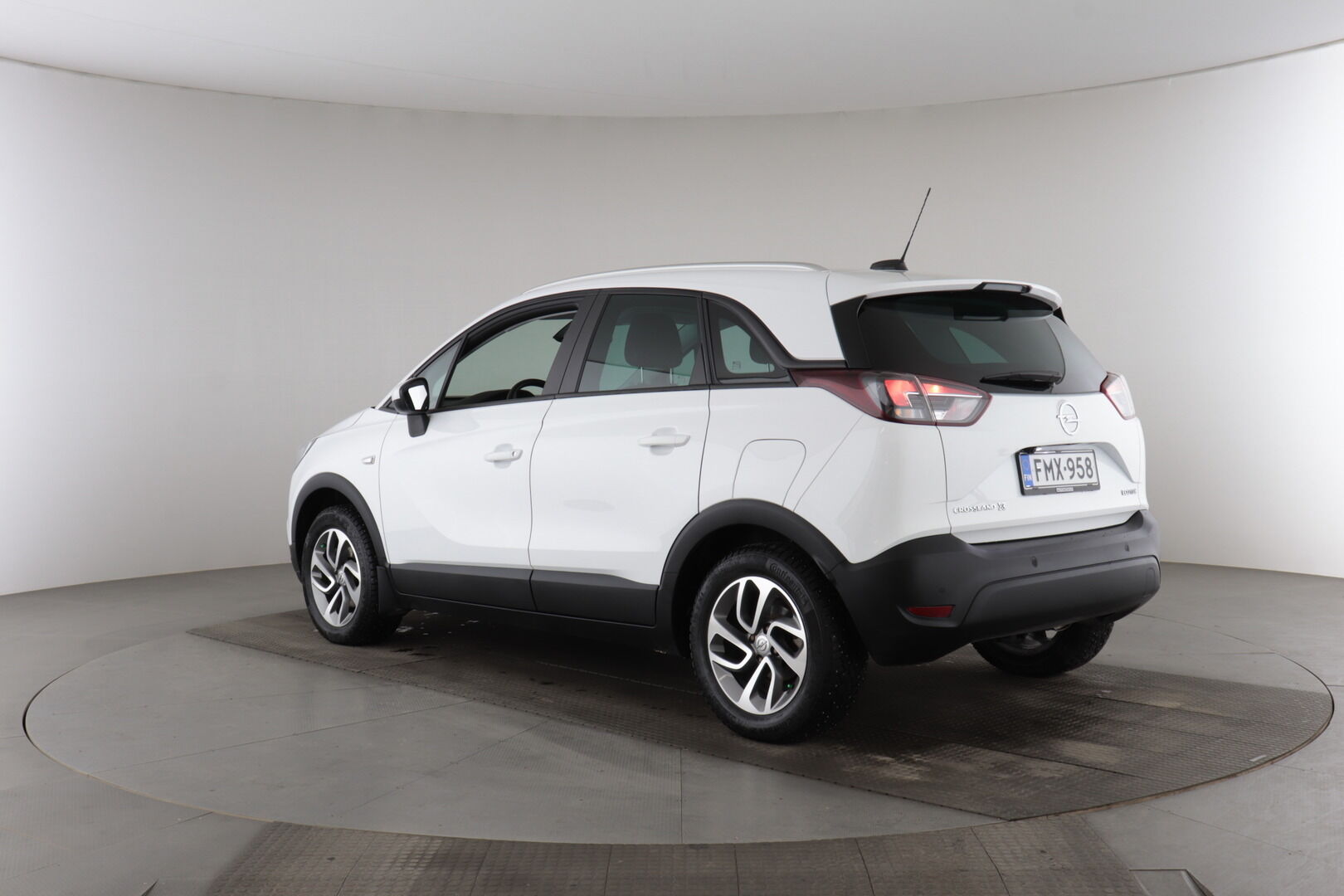 Opel Crossland X iso kuva 6