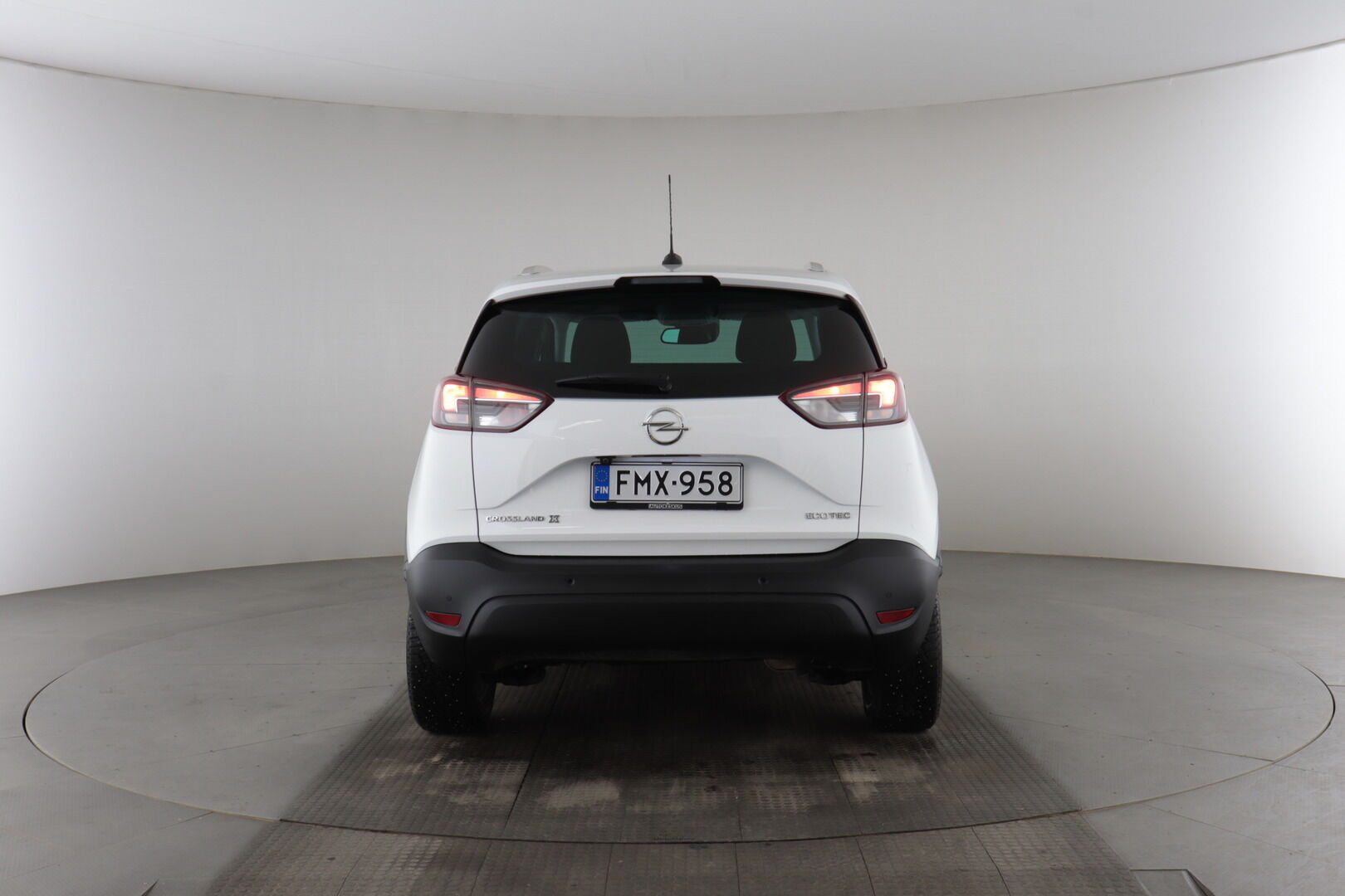 Opel Crossland X iso kuva 8