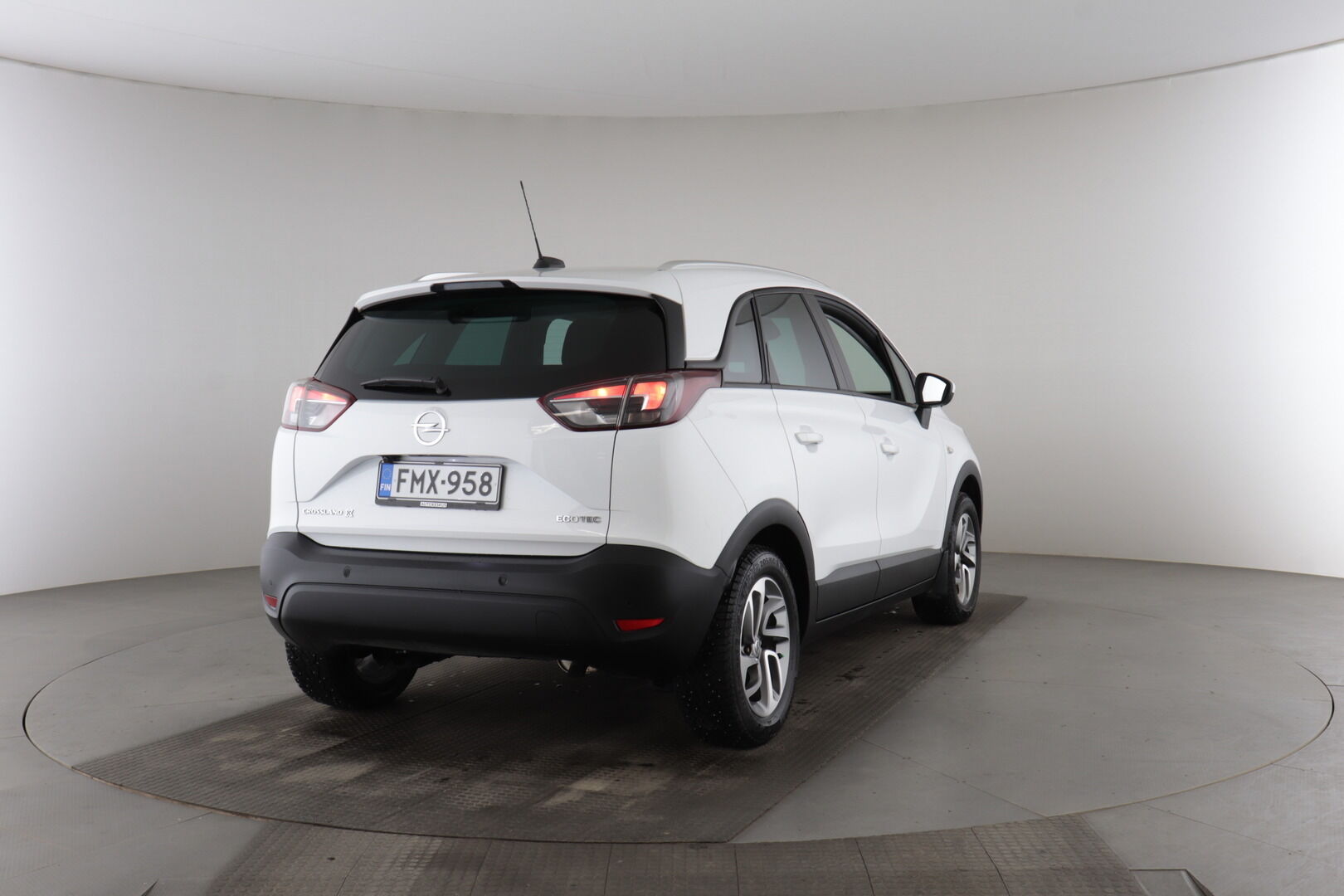 Opel Crossland X iso kuva 9