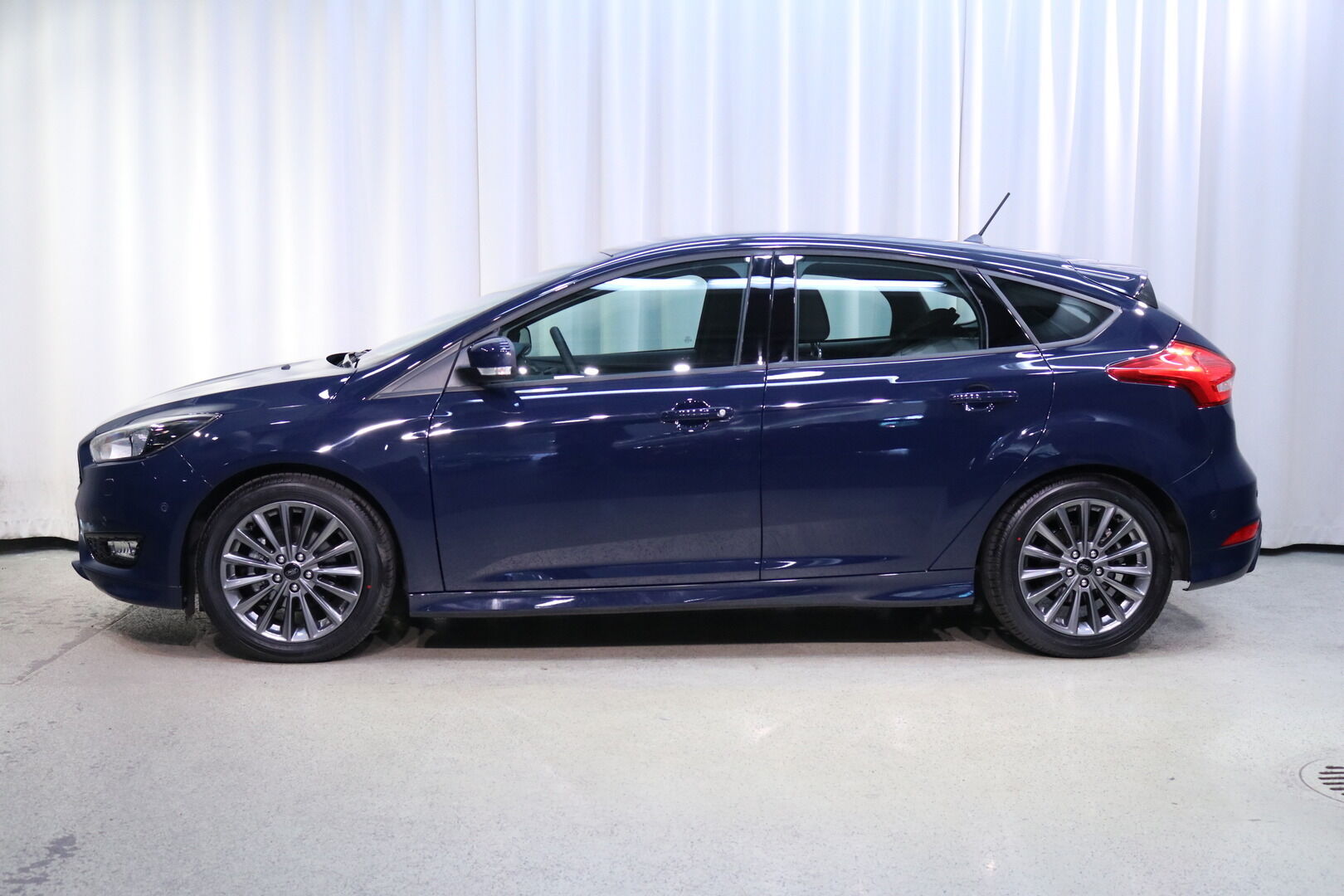 Ford Focus iso kuva 2