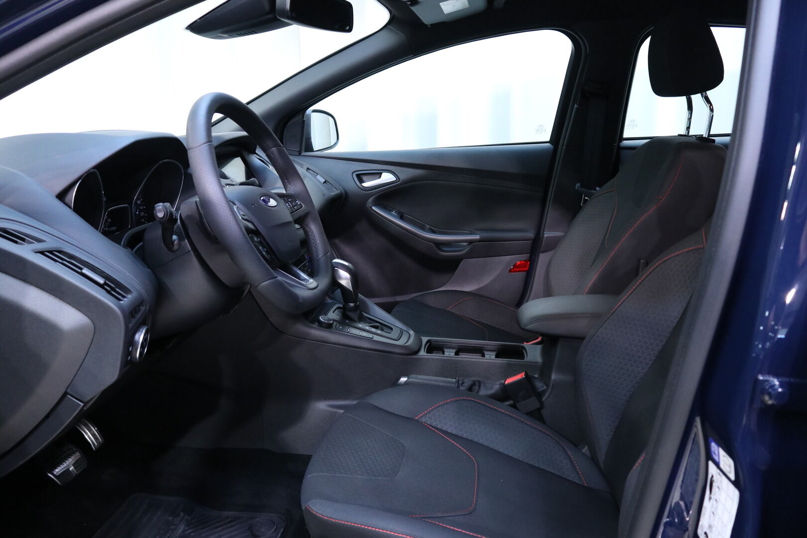 Ford Focus iso kuva 4