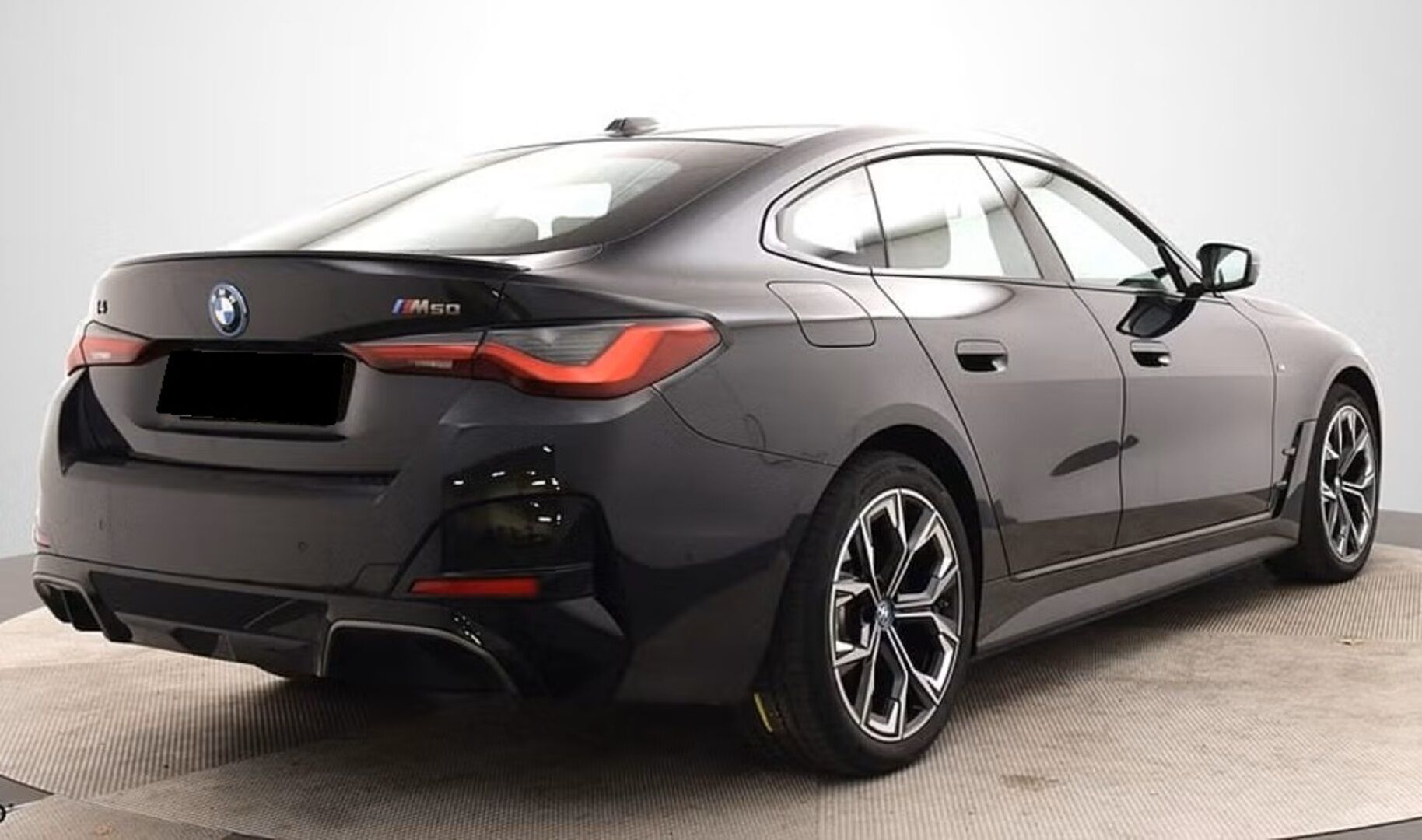 BMW I4 M50 iso kuva 1