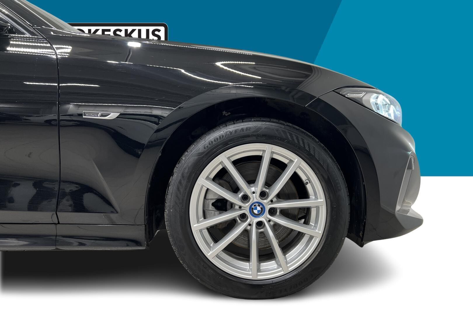 BMW 3-SARJA iso kuva 2