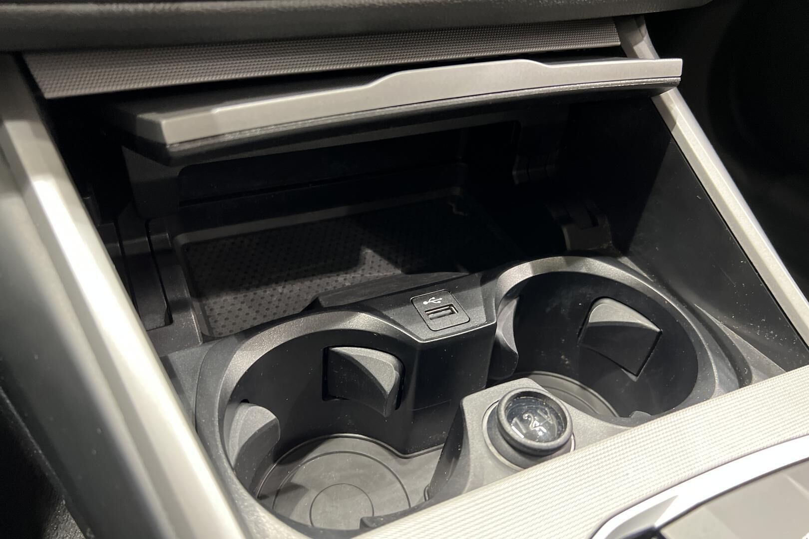 BMW 3-SARJA iso kuva 5