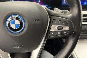 BMW 3-SARJA esikatselu 8