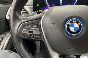 BMW 3-SARJA esikatselu 9