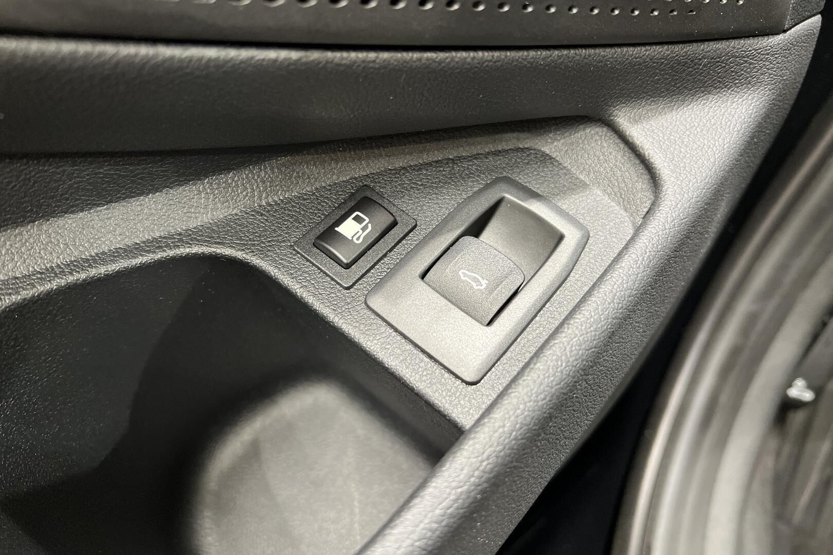 BMW 3-SARJA iso kuva 30