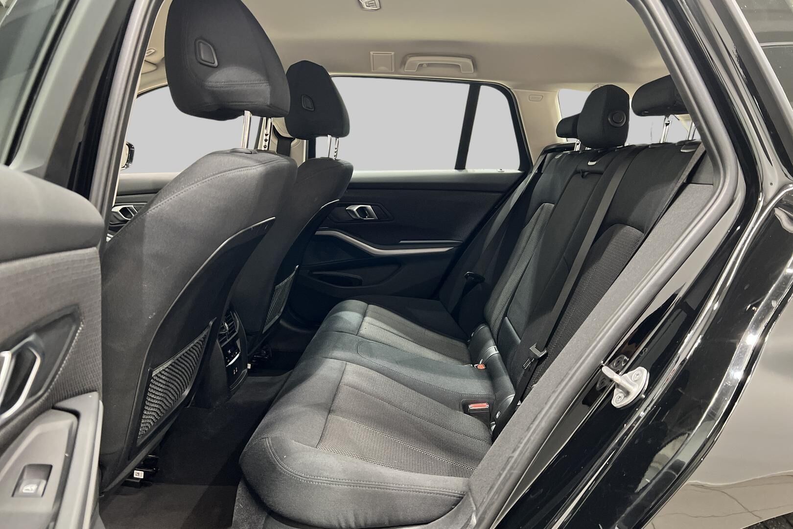 BMW 3-SARJA iso kuva 1