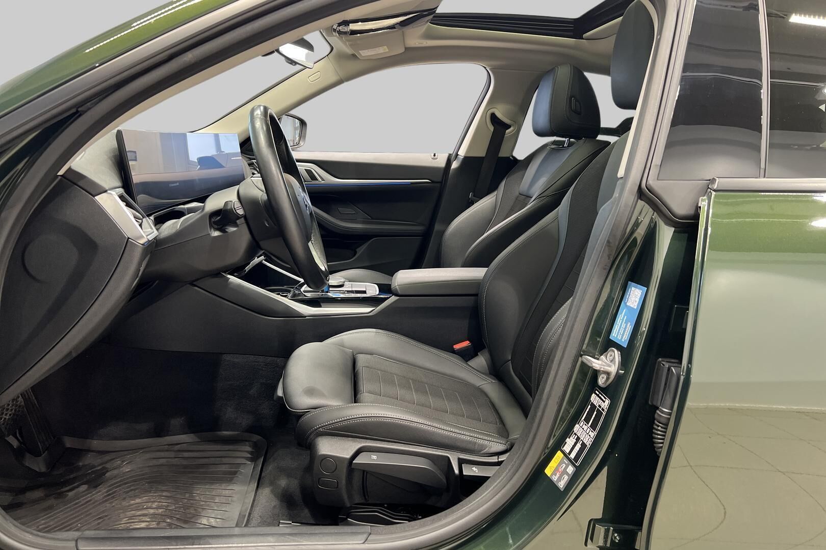 BMW I4 iso kuva 8