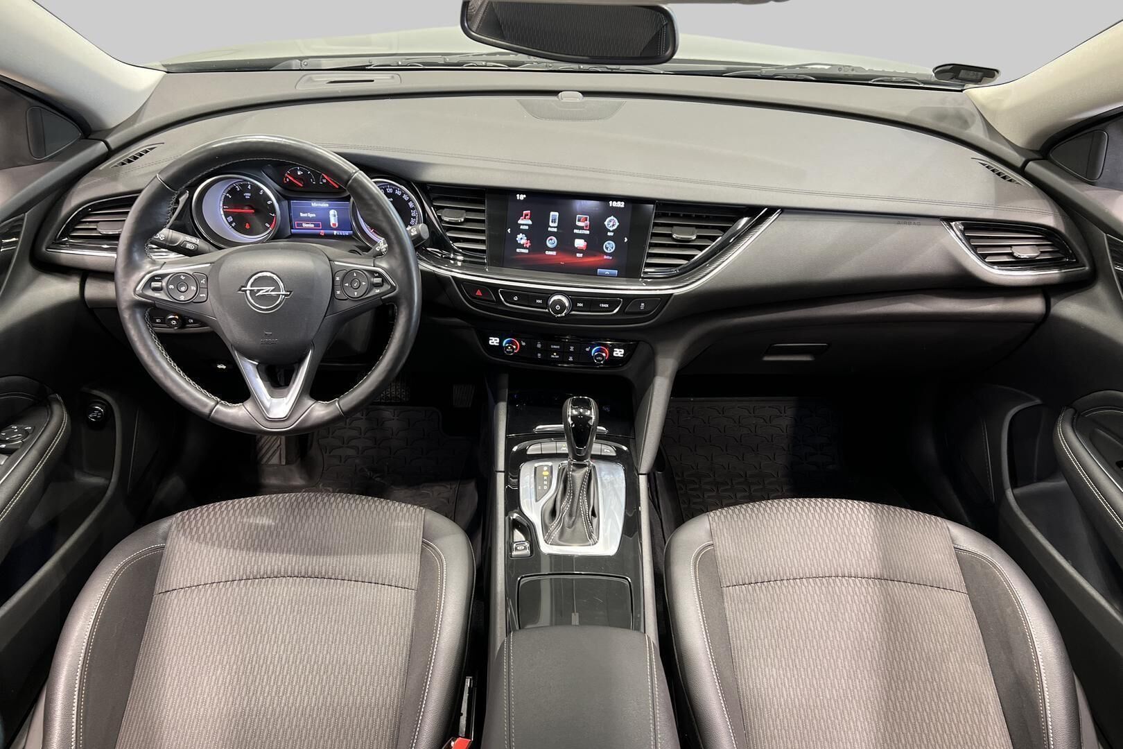 Opel Insignia iso kuva 8