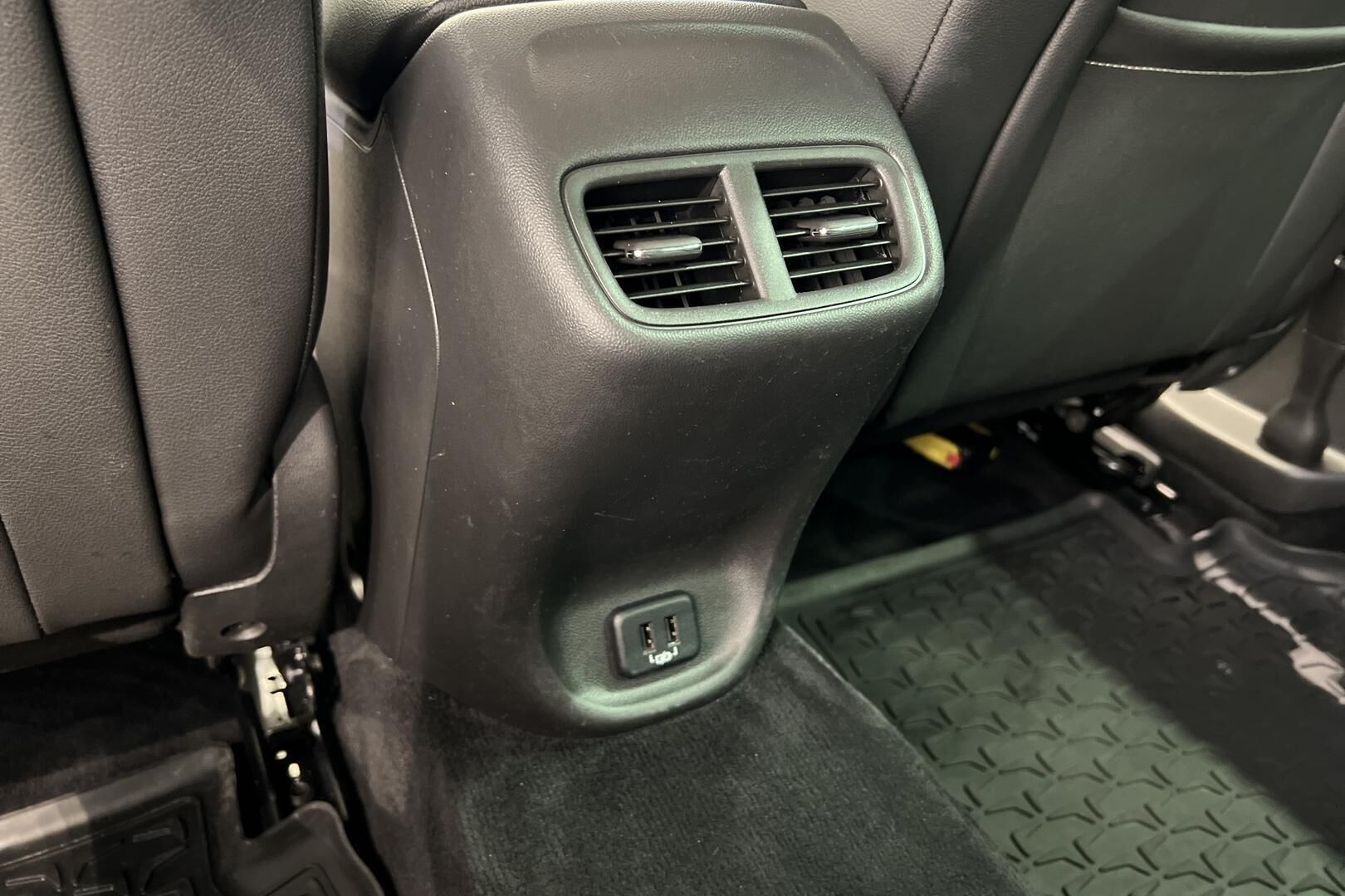 Opel Insignia iso kuva 35