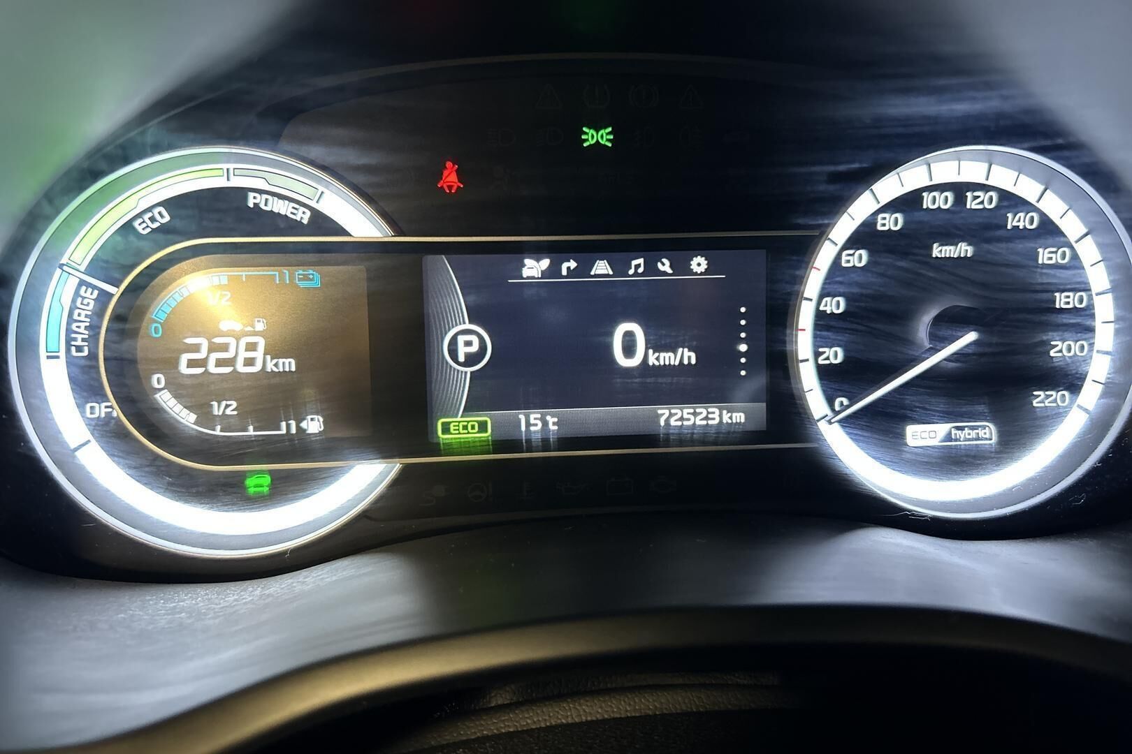 Kia Niro iso kuva 14