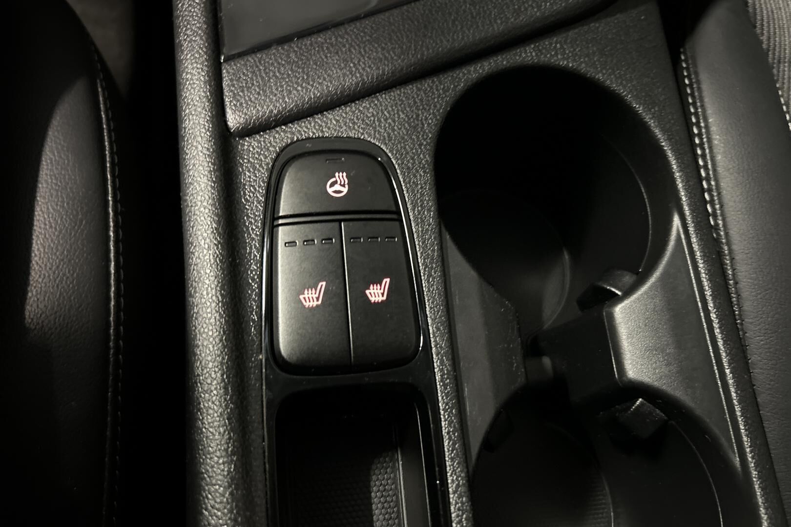 Kia Niro iso kuva 23