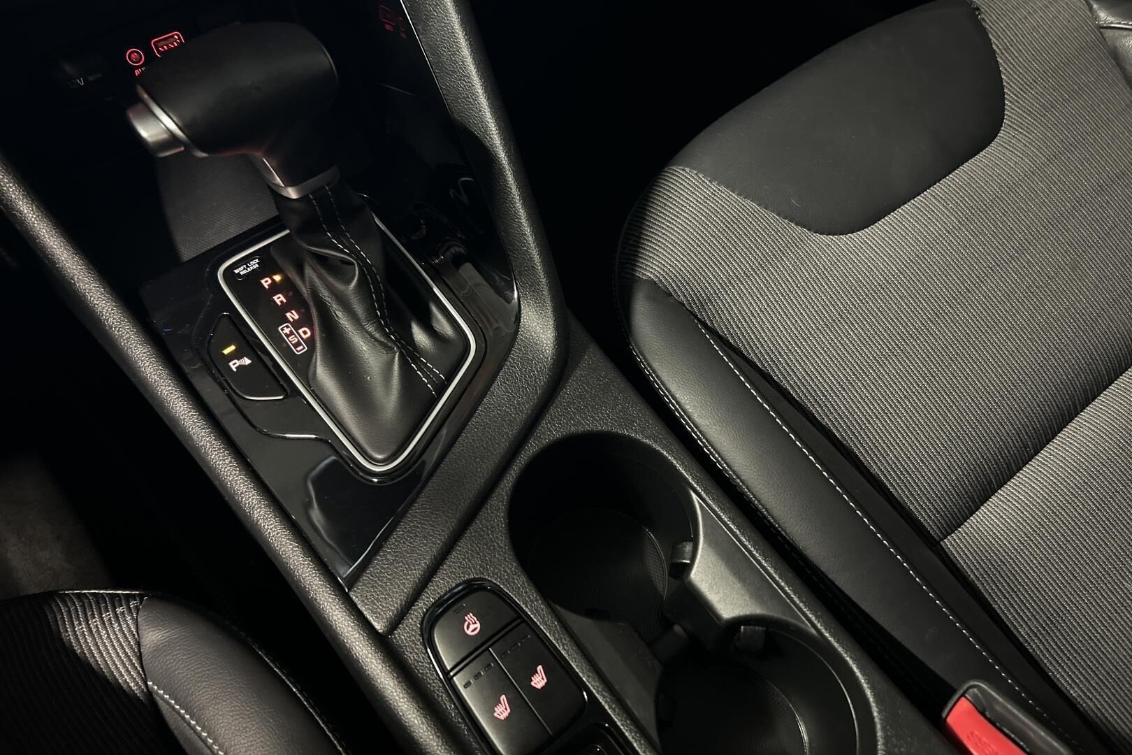 Kia Niro iso kuva 24