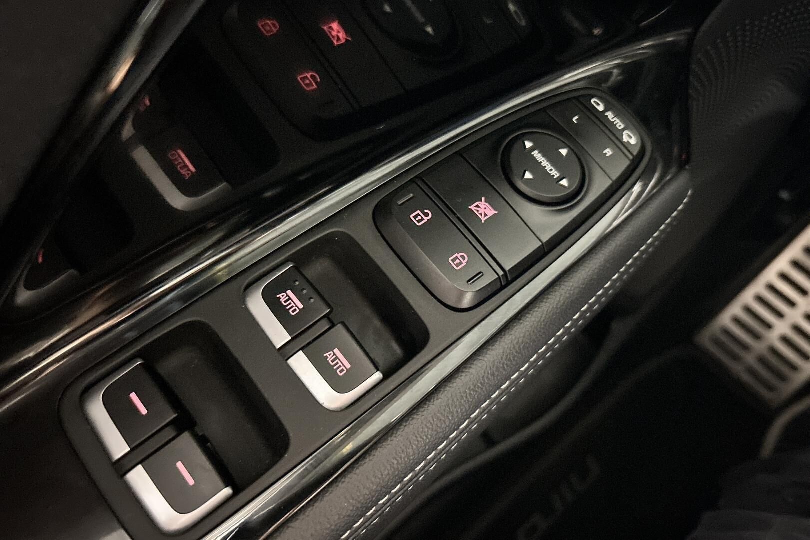 Kia Niro iso kuva 28