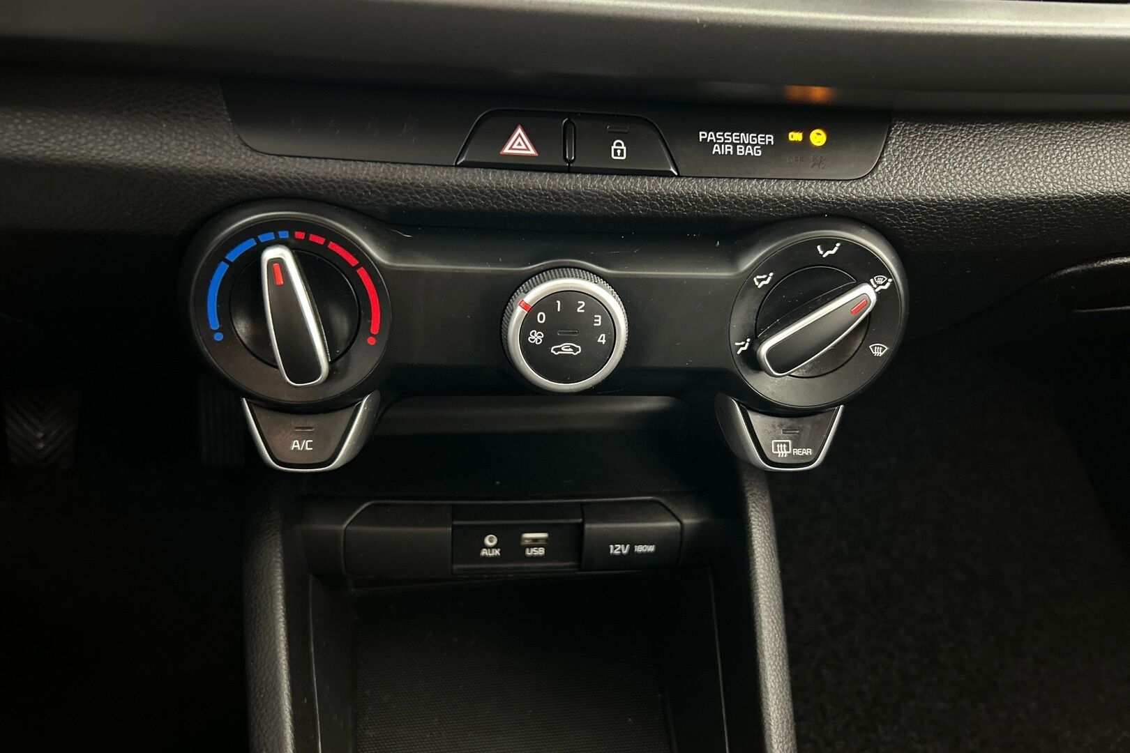 Kia Rio iso kuva 15