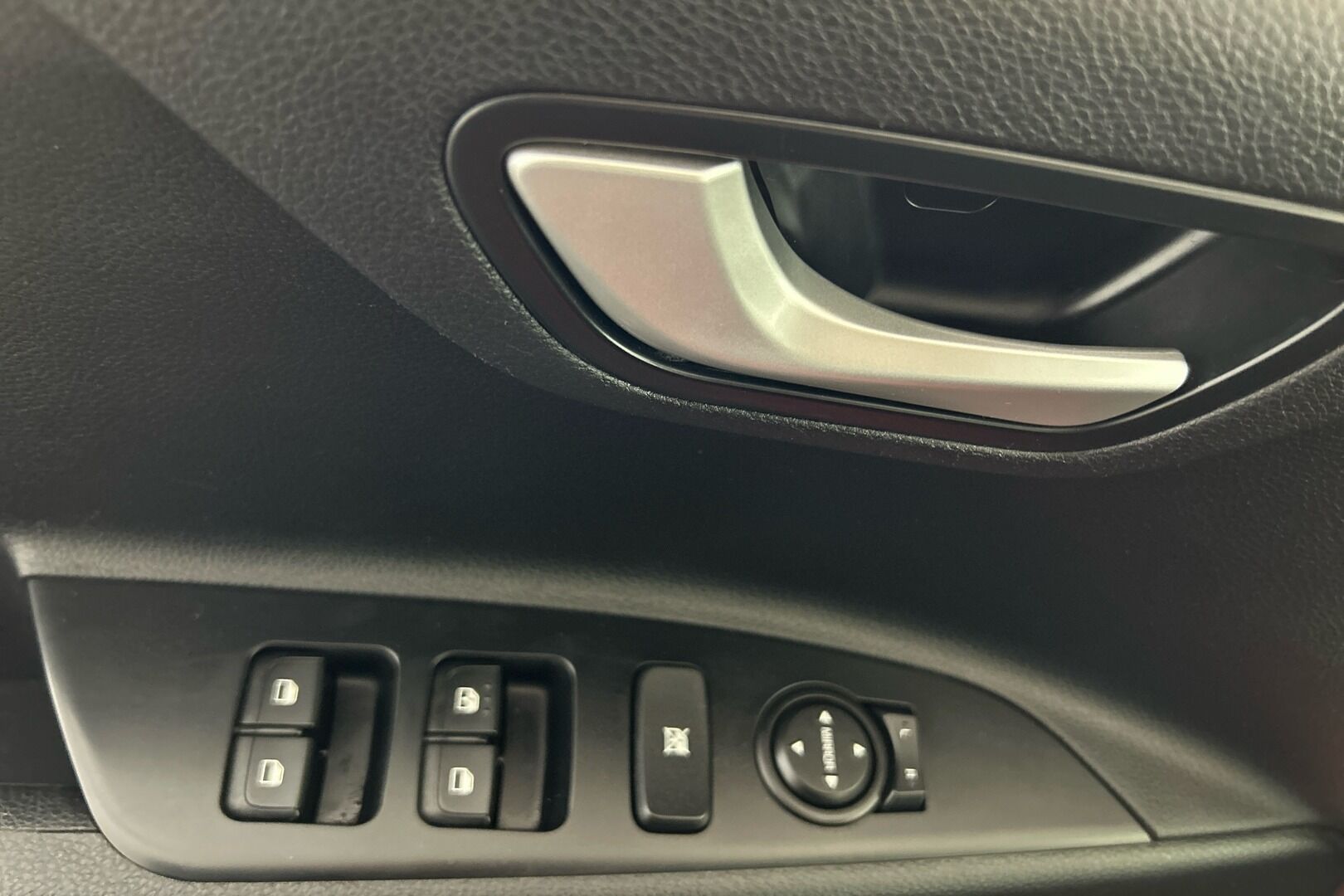 Kia Rio iso kuva 19