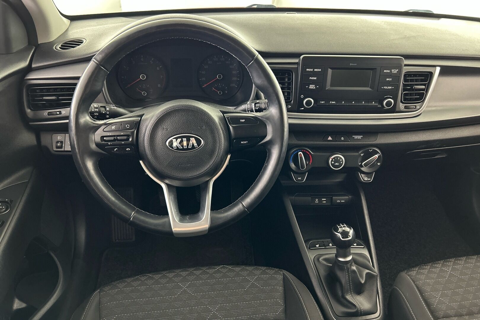 Kia Rio iso kuva 13