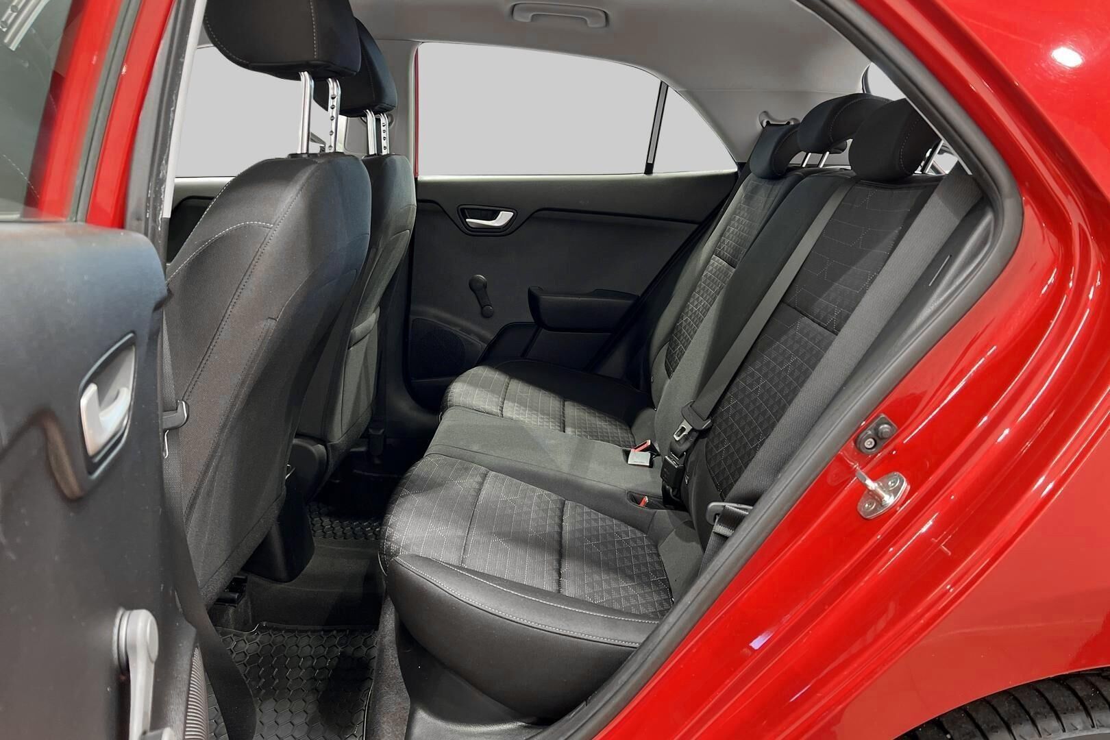 Kia Rio iso kuva 10