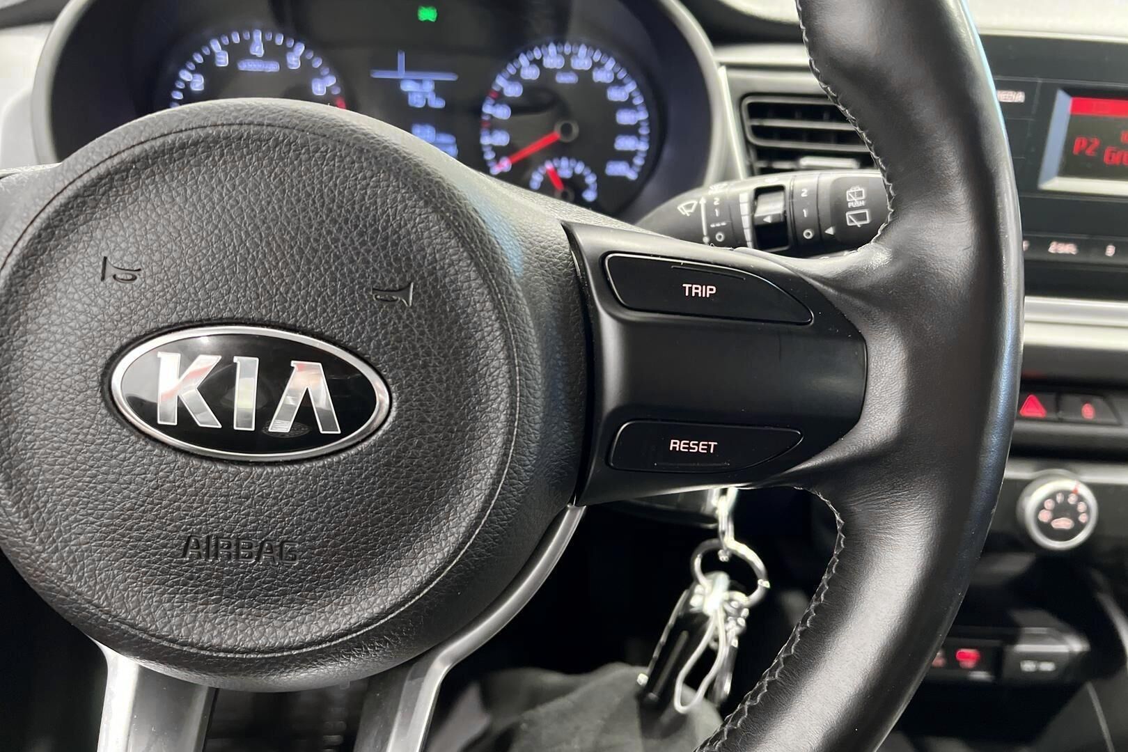 Kia Rio iso kuva 19