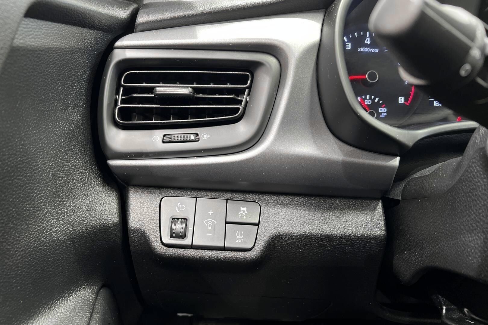 Kia Rio iso kuva 21