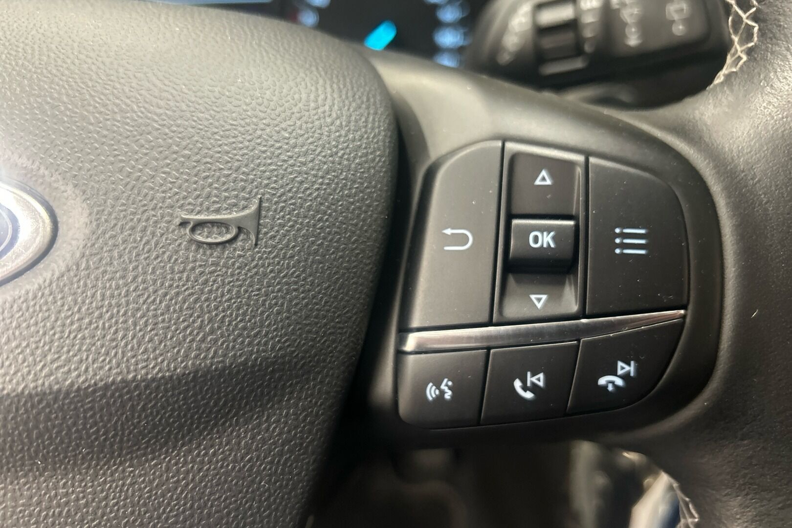 Ford Fiesta iso kuva 14