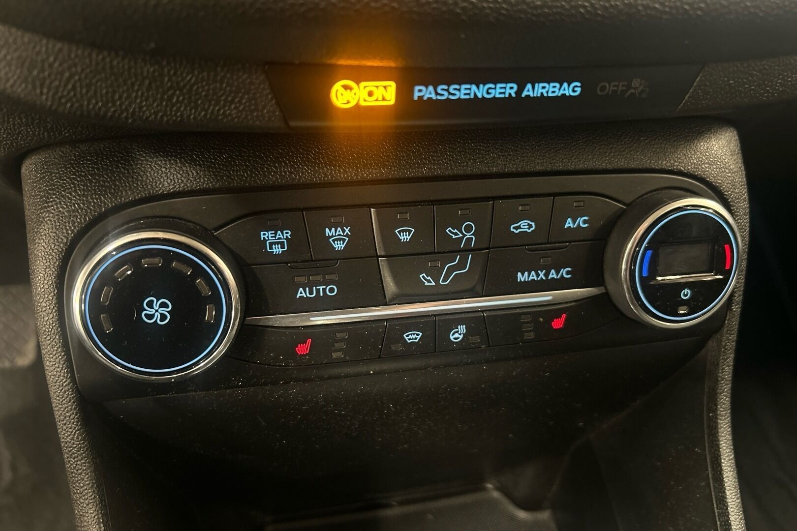 Ford Fiesta iso kuva 15
