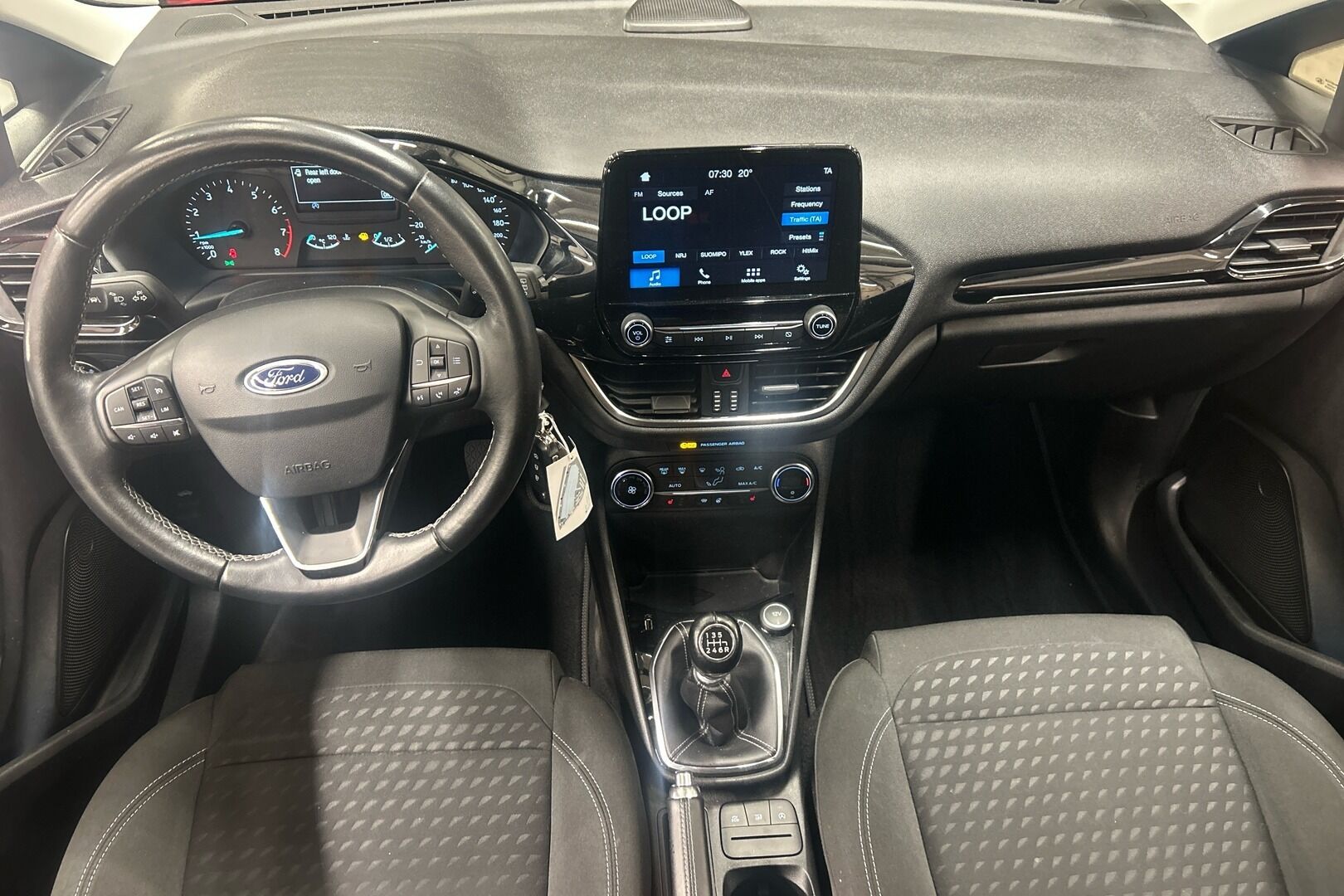 Ford Fiesta iso kuva 6