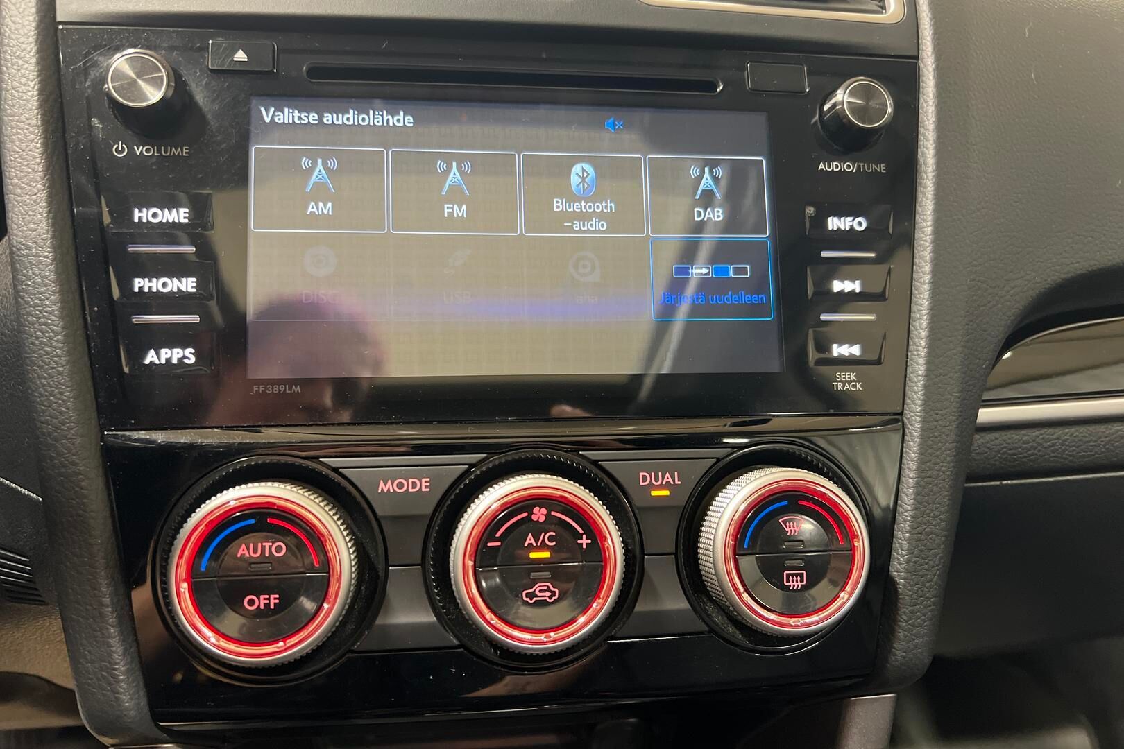 Subaru Forester iso kuva 16