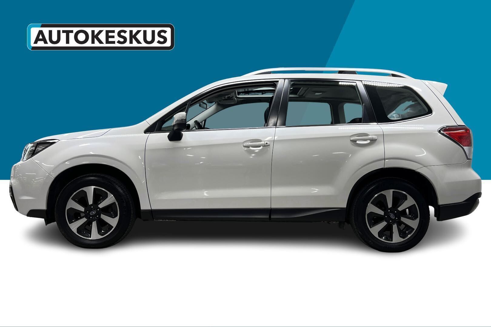 Subaru Forester iso kuva 8