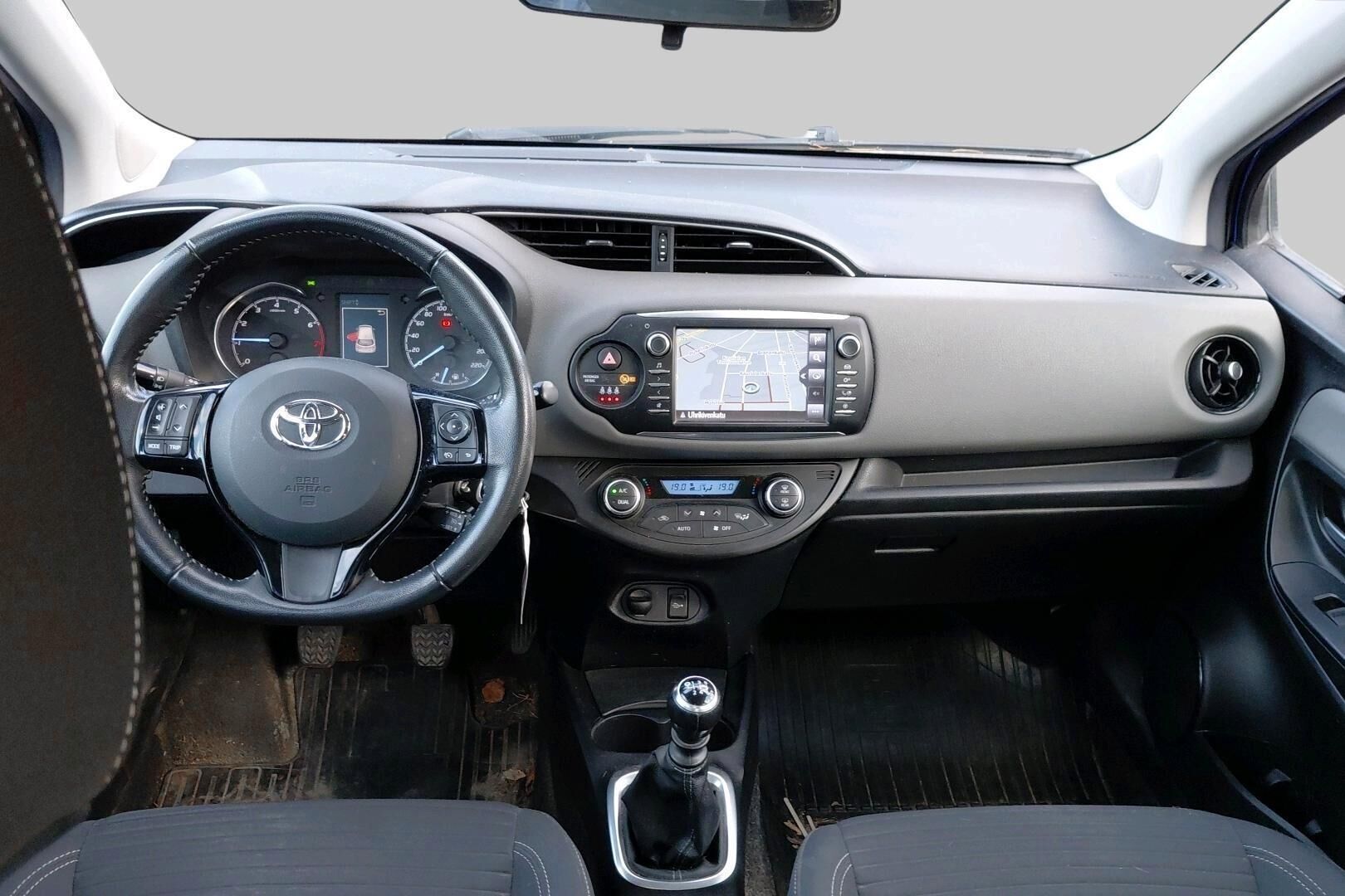 Toyota Yaris iso kuva 1