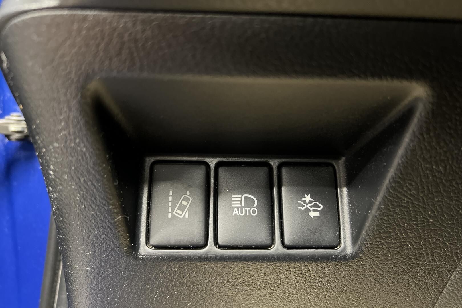 Toyota Yaris iso kuva 18