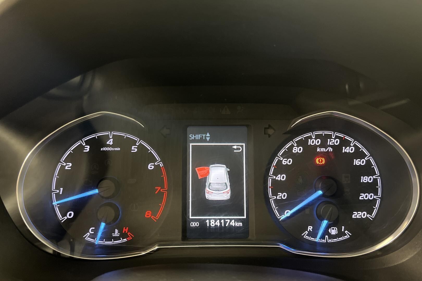 Toyota Yaris iso kuva 10