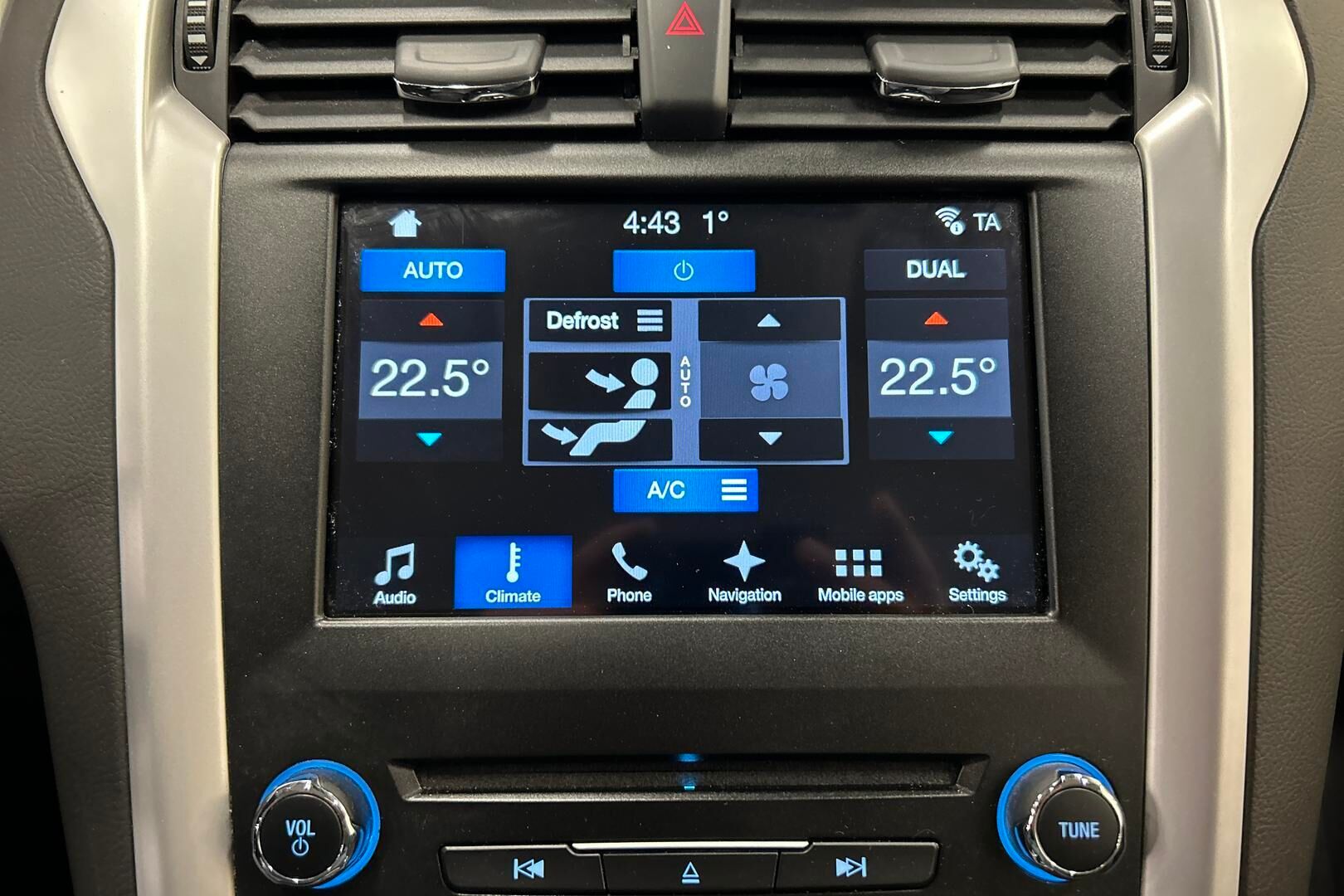 Ford Mondeo iso kuva 23