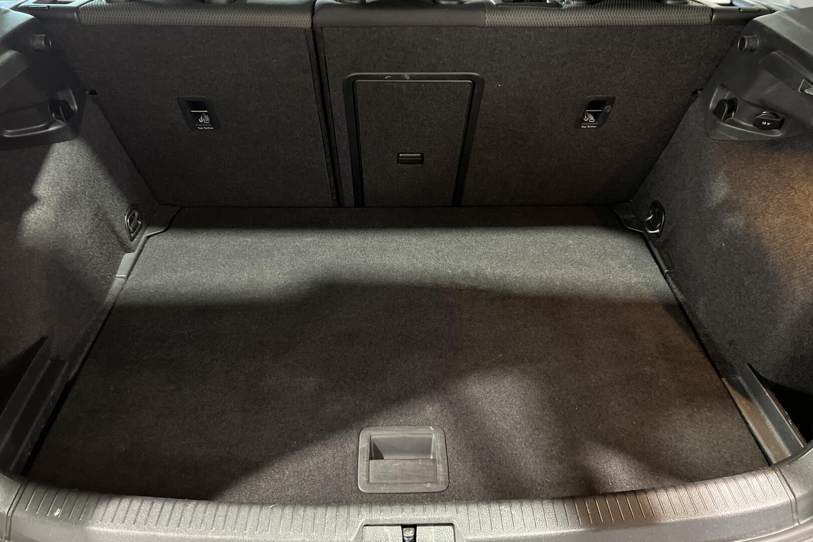 Volkswagen Golf iso kuva 12