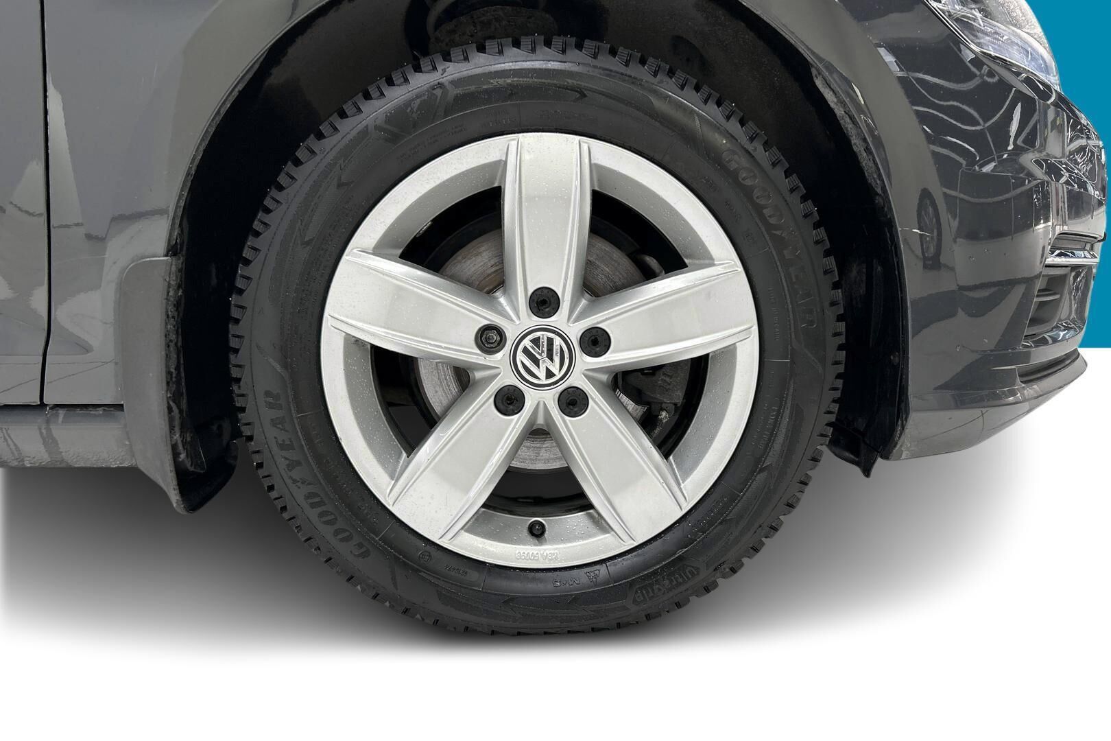 Volkswagen Golf iso kuva 8