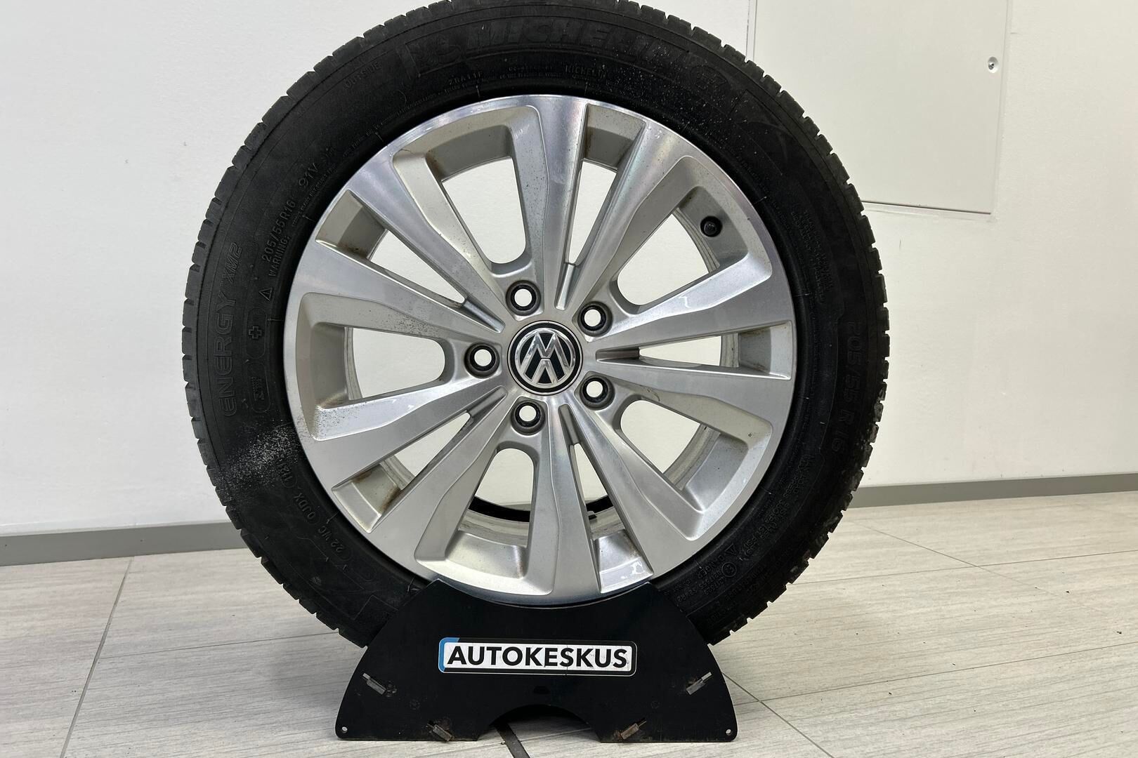 Volkswagen Golf iso kuva 25