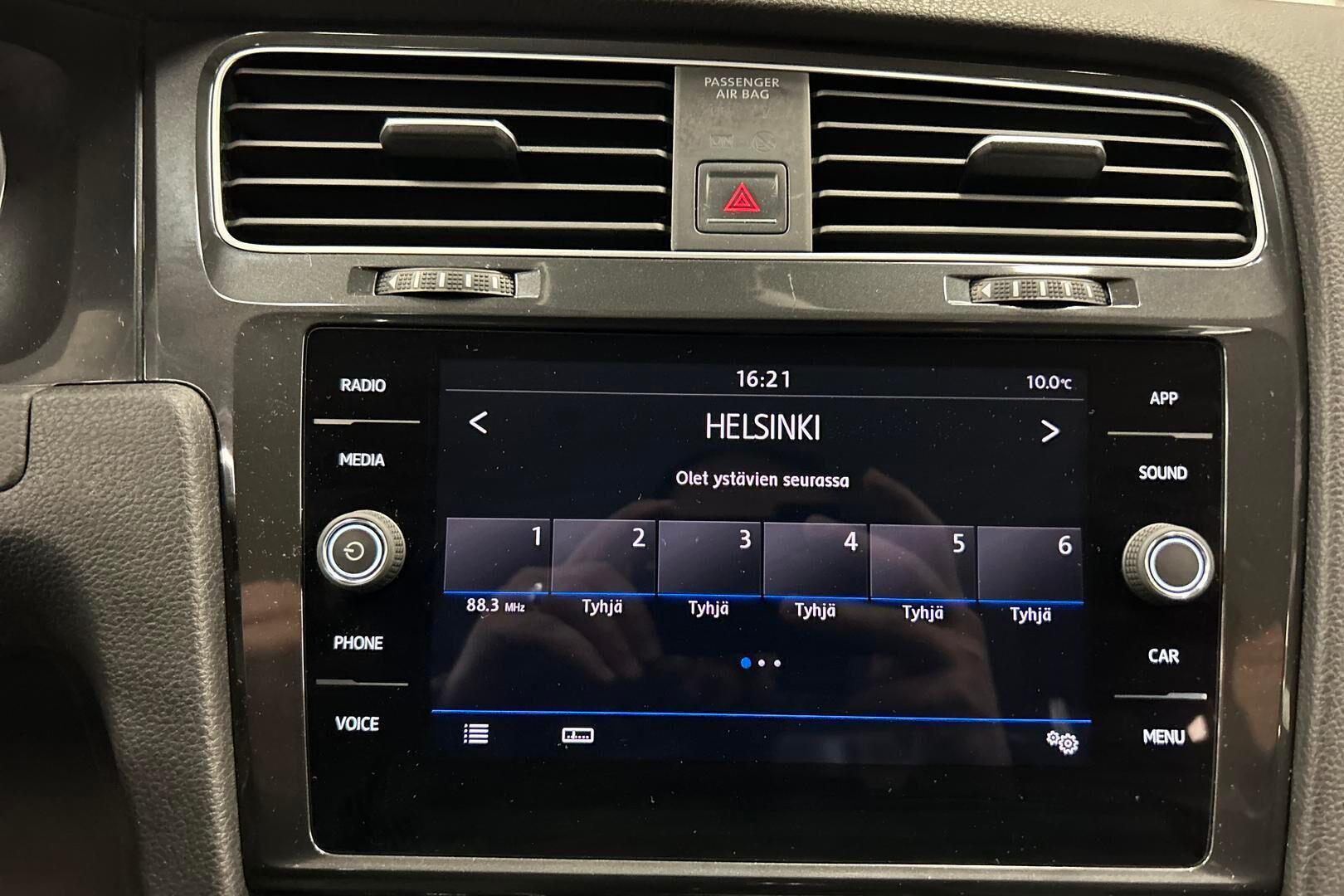 Volkswagen Golf iso kuva 14